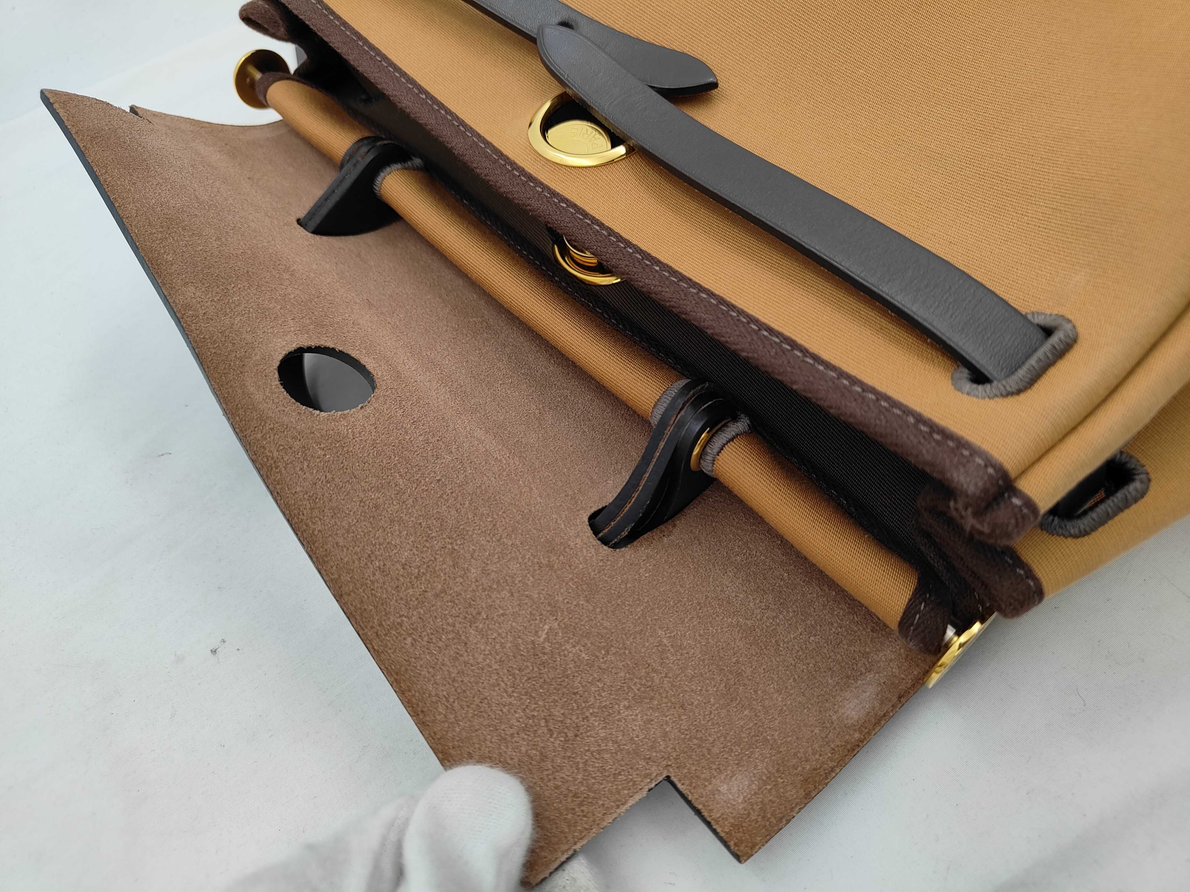 Herbag Zip PM Verso Toile Officier x Vache Hunter Brown x Etoupe Gold Hardware U Stamp Shoulder Bag — view 9