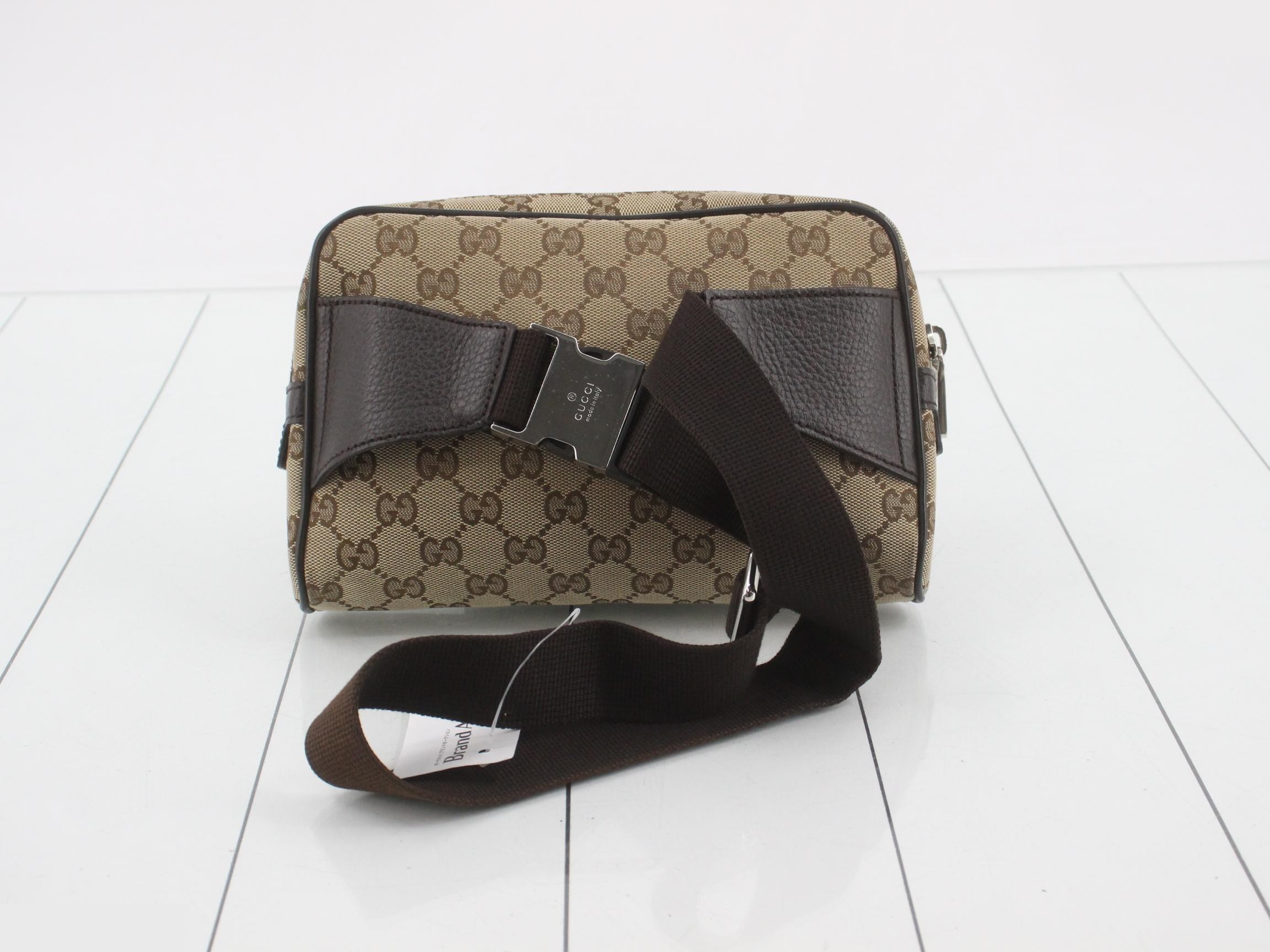 GG Canvas Body Bag — view 2