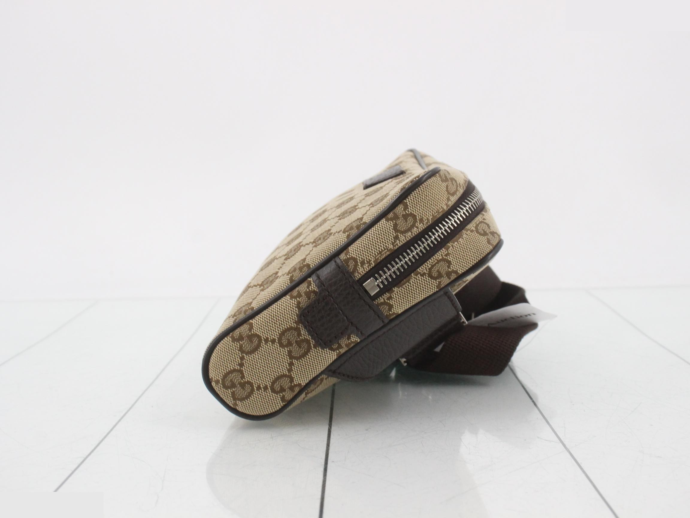 GG Canvas Body Bag — view 3