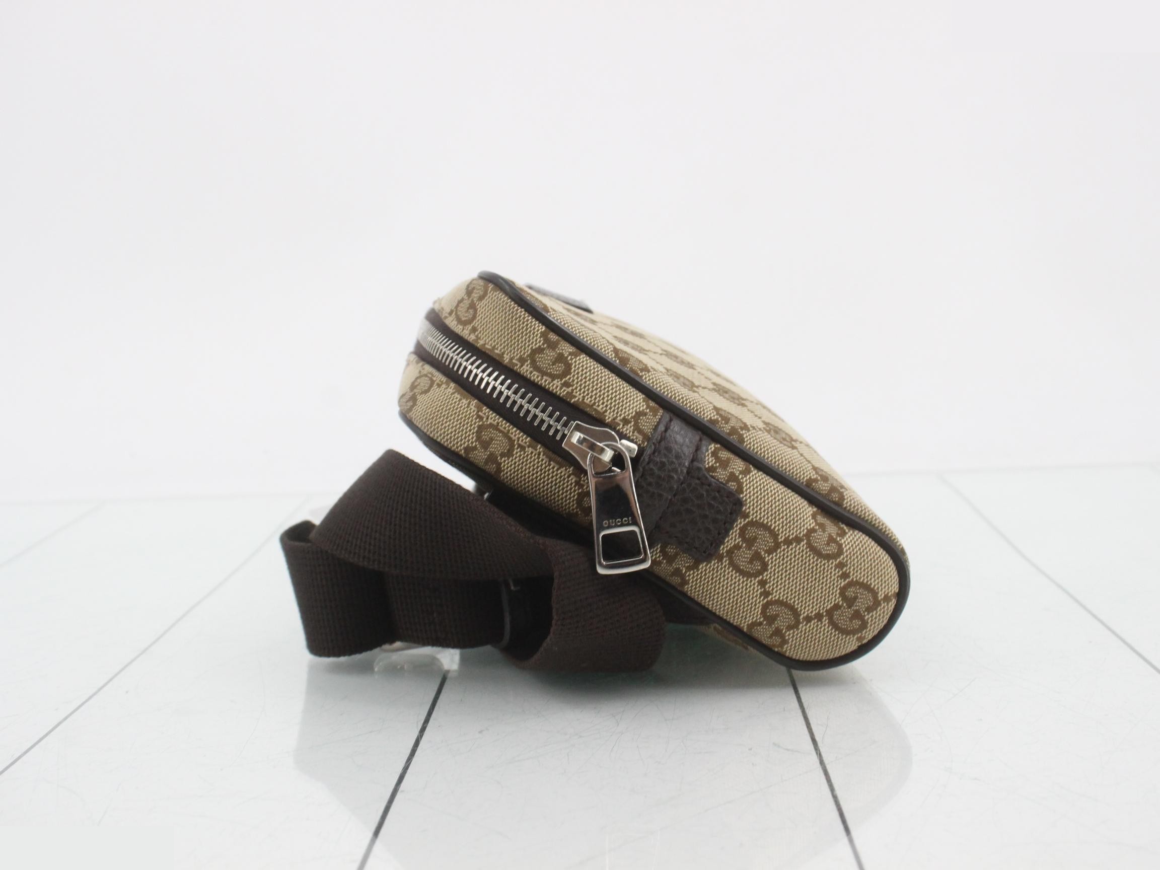 GG Canvas Body Bag — view 4