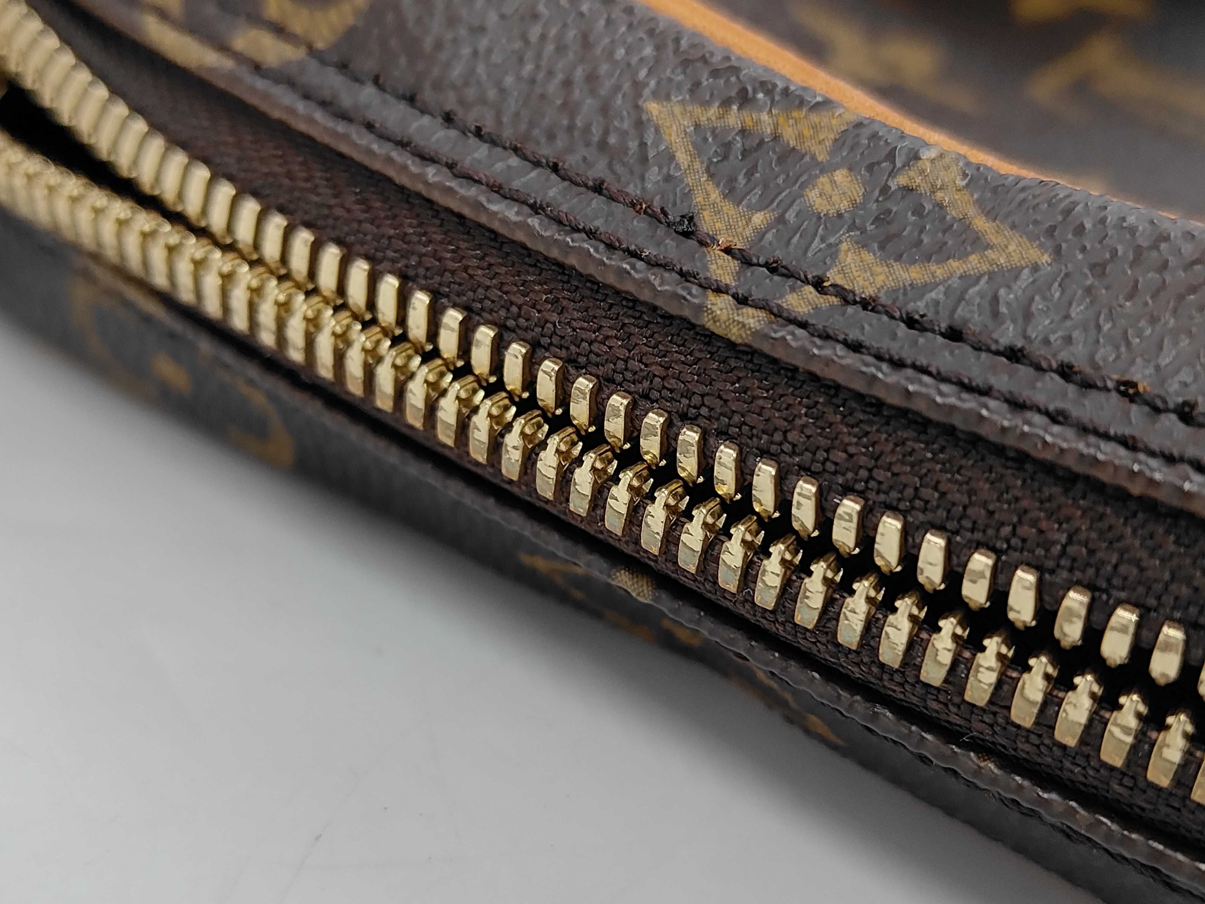 Pochette Gange Body Bag Monogram M51870 Shoulder Bag — view 11