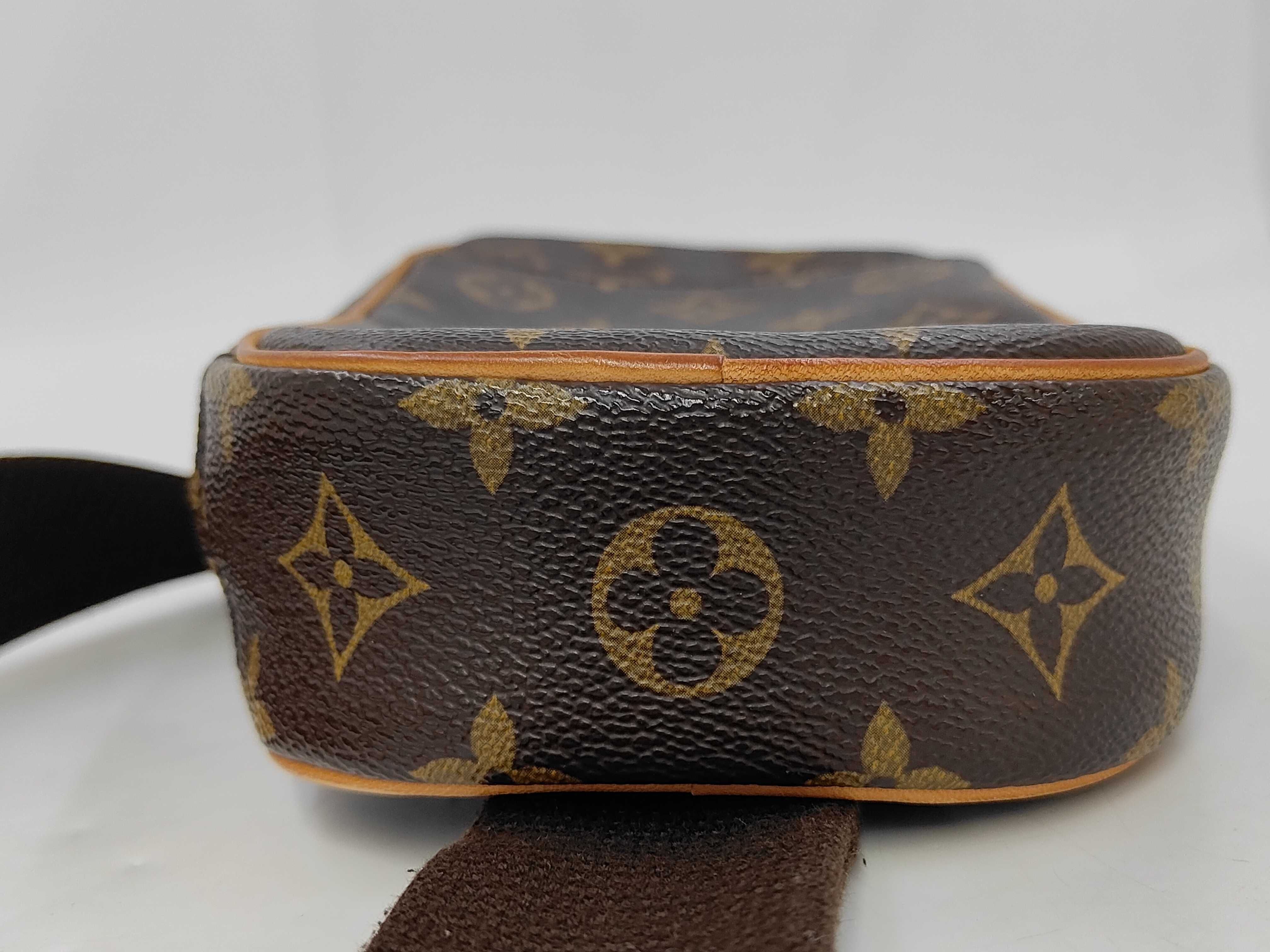Pochette Gange Body Bag Monogram M51870 Shoulder Bag — view 4