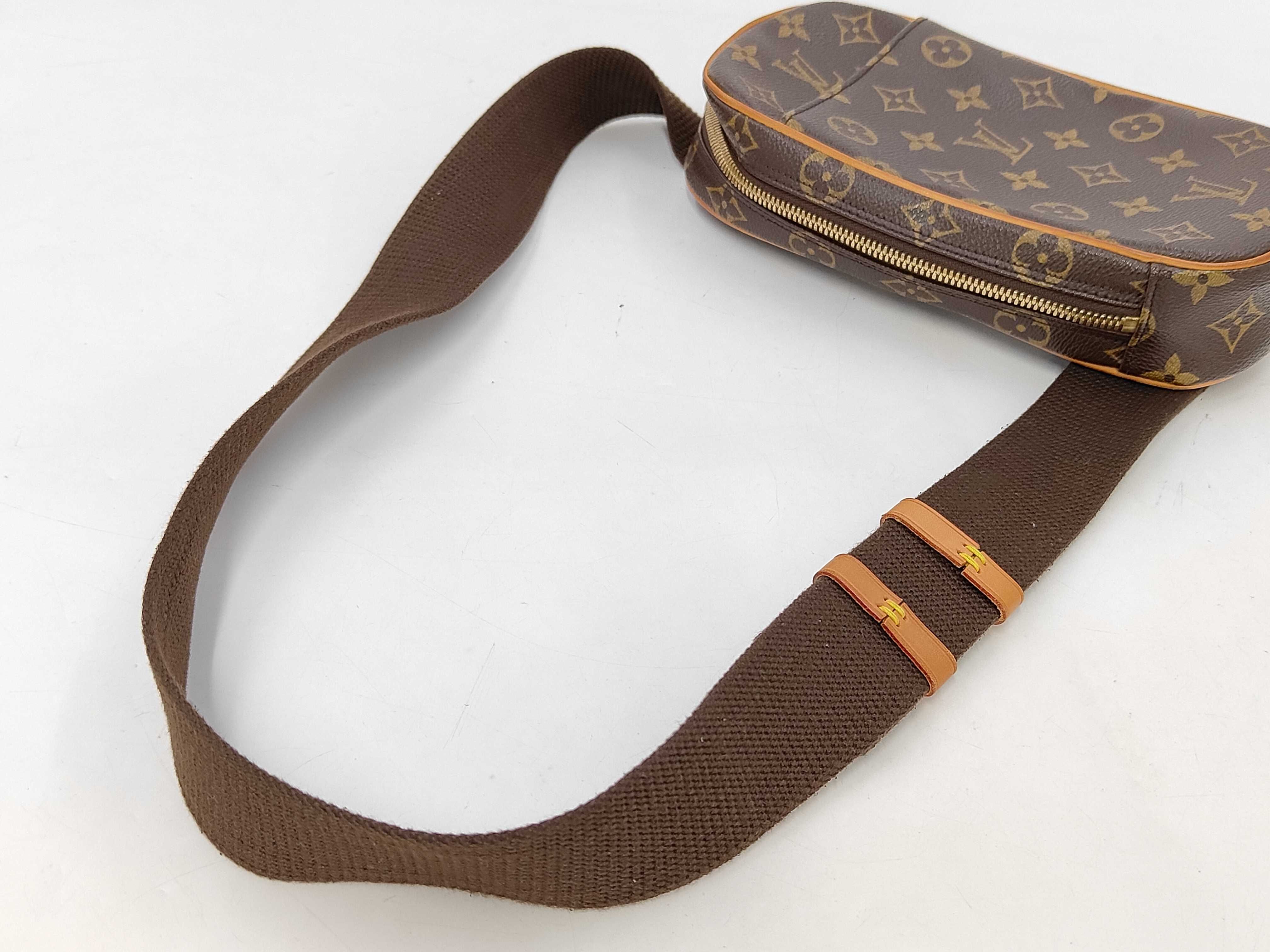 Pochette Gange Body Bag Monogram M51870 Shoulder Bag — view 5