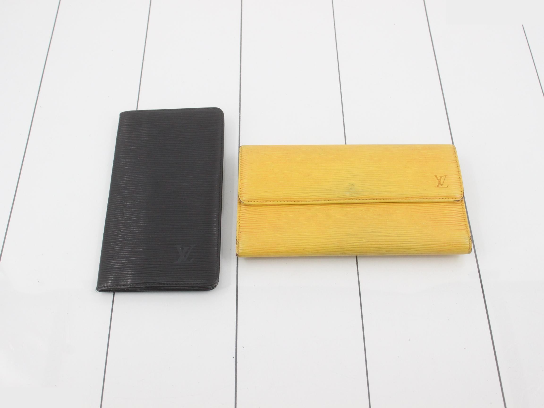 Five wallets in one set — view 2