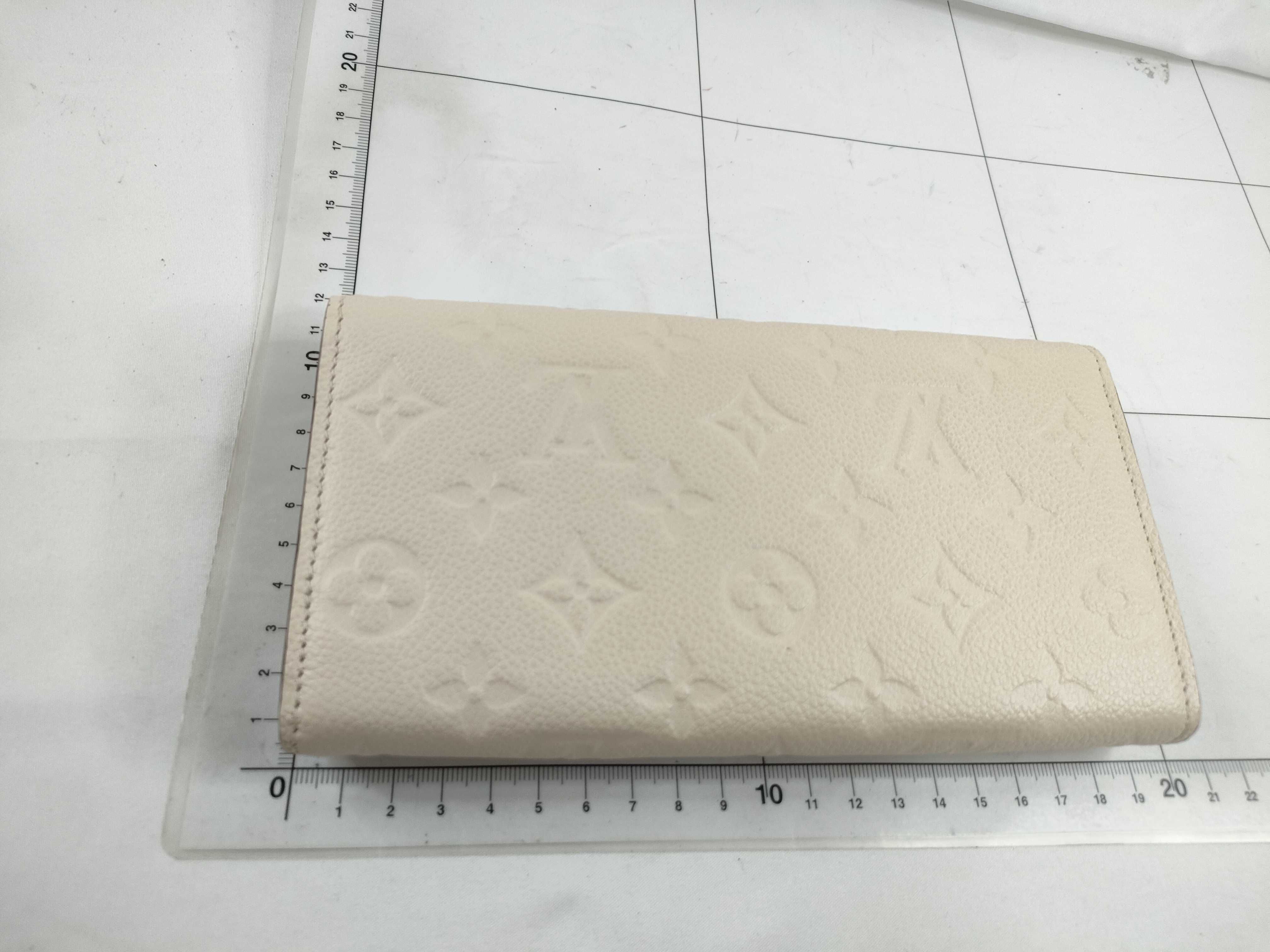 Monogram Empreinte Louis Vuitton Monogram Empreinte Portefeuille Sarah Métis Long Wallet Gold Hardware White M82638 IC Chip Box Wallet — view 2