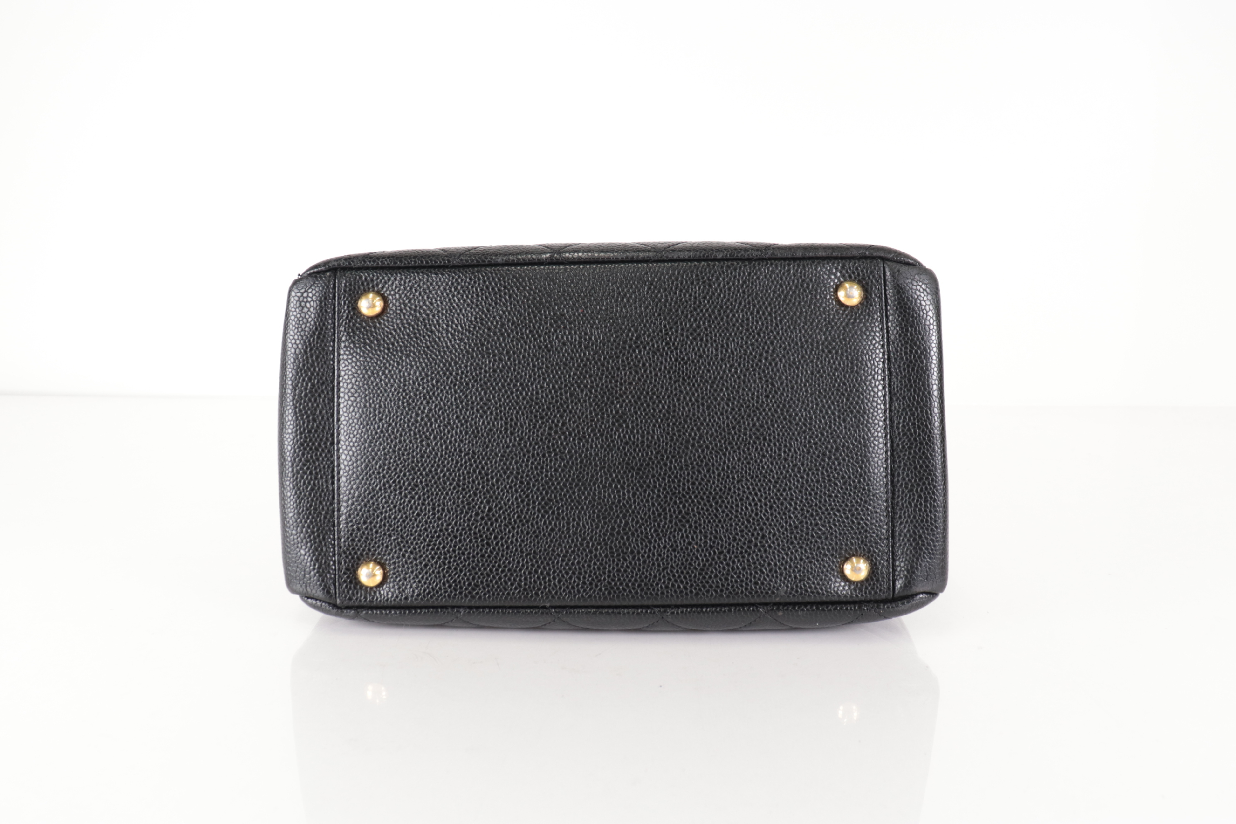 Matelassé Caviar PTT Chain Tote, Series 7 Shoulder Bag — view 6