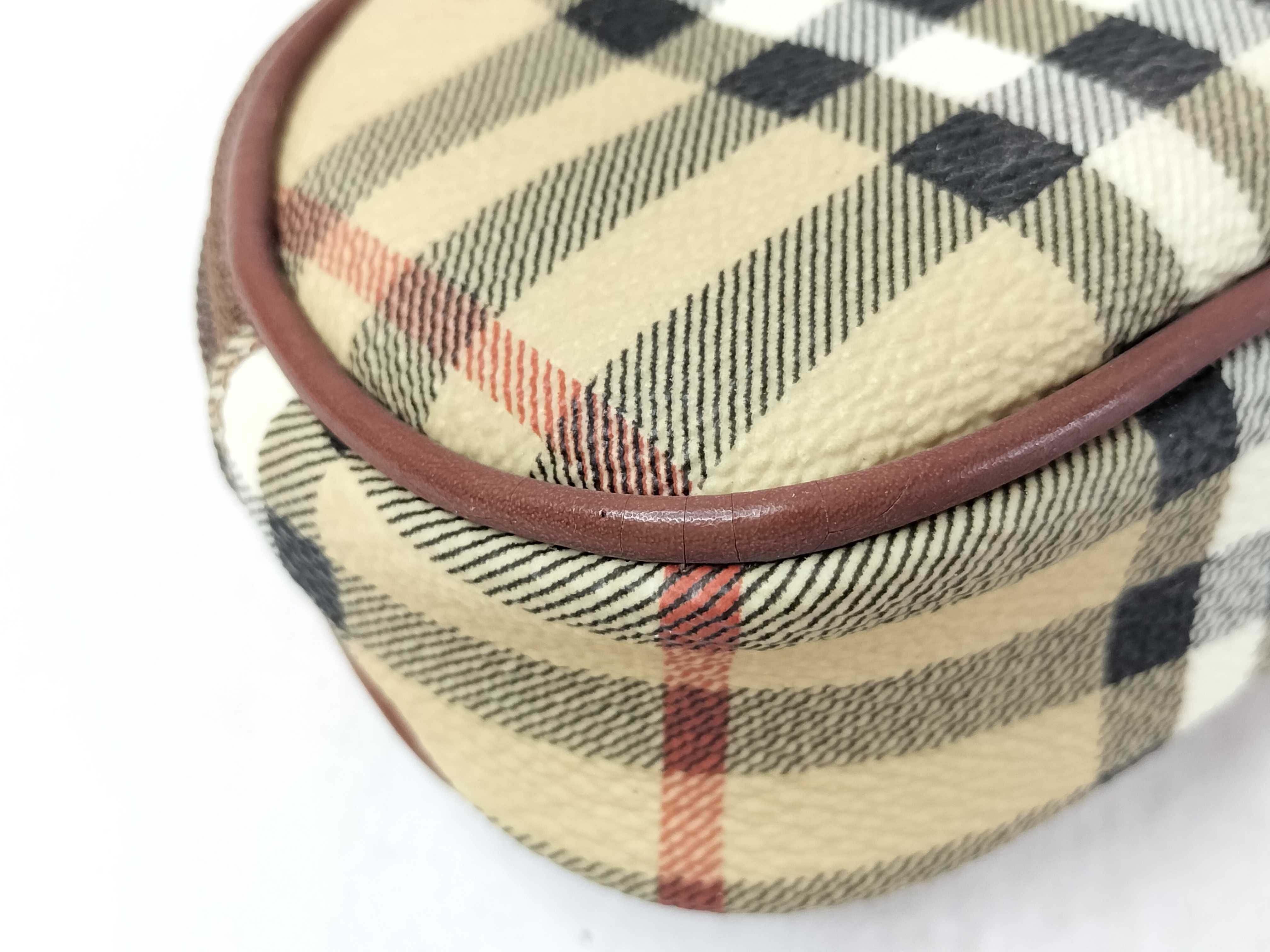 pouch — view 3