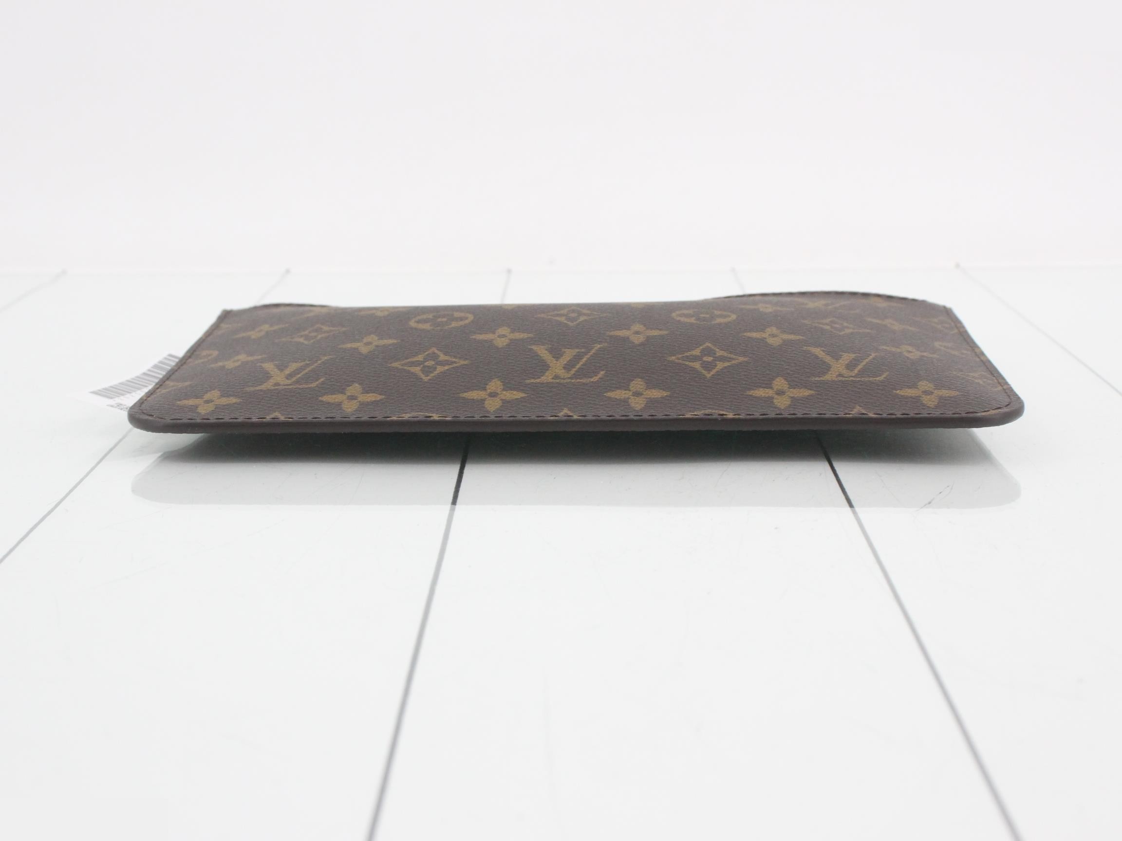 Monogram Neverfull MM Pouch — view 3