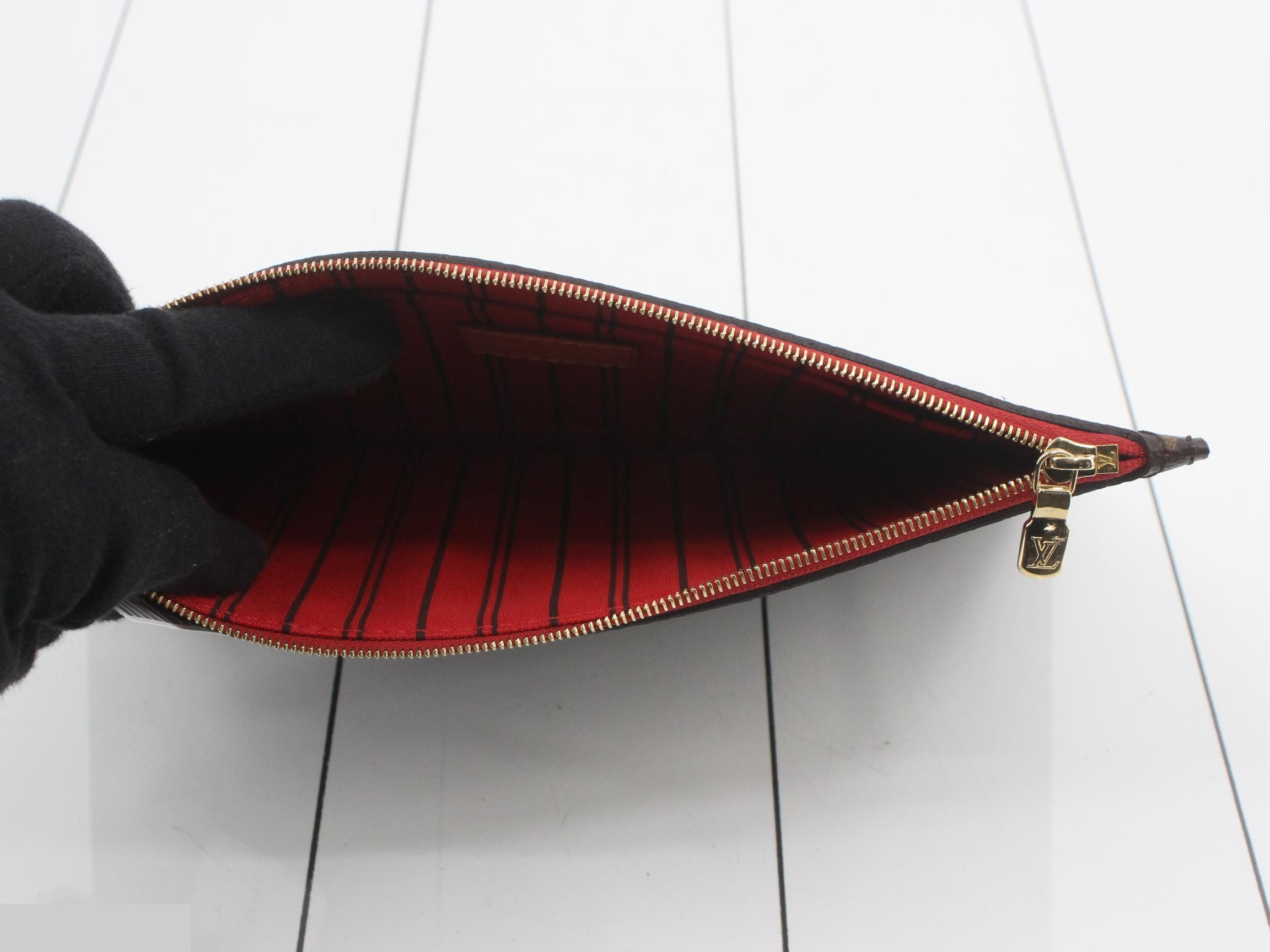 Monogram Neverfull MM Pouch — view 4