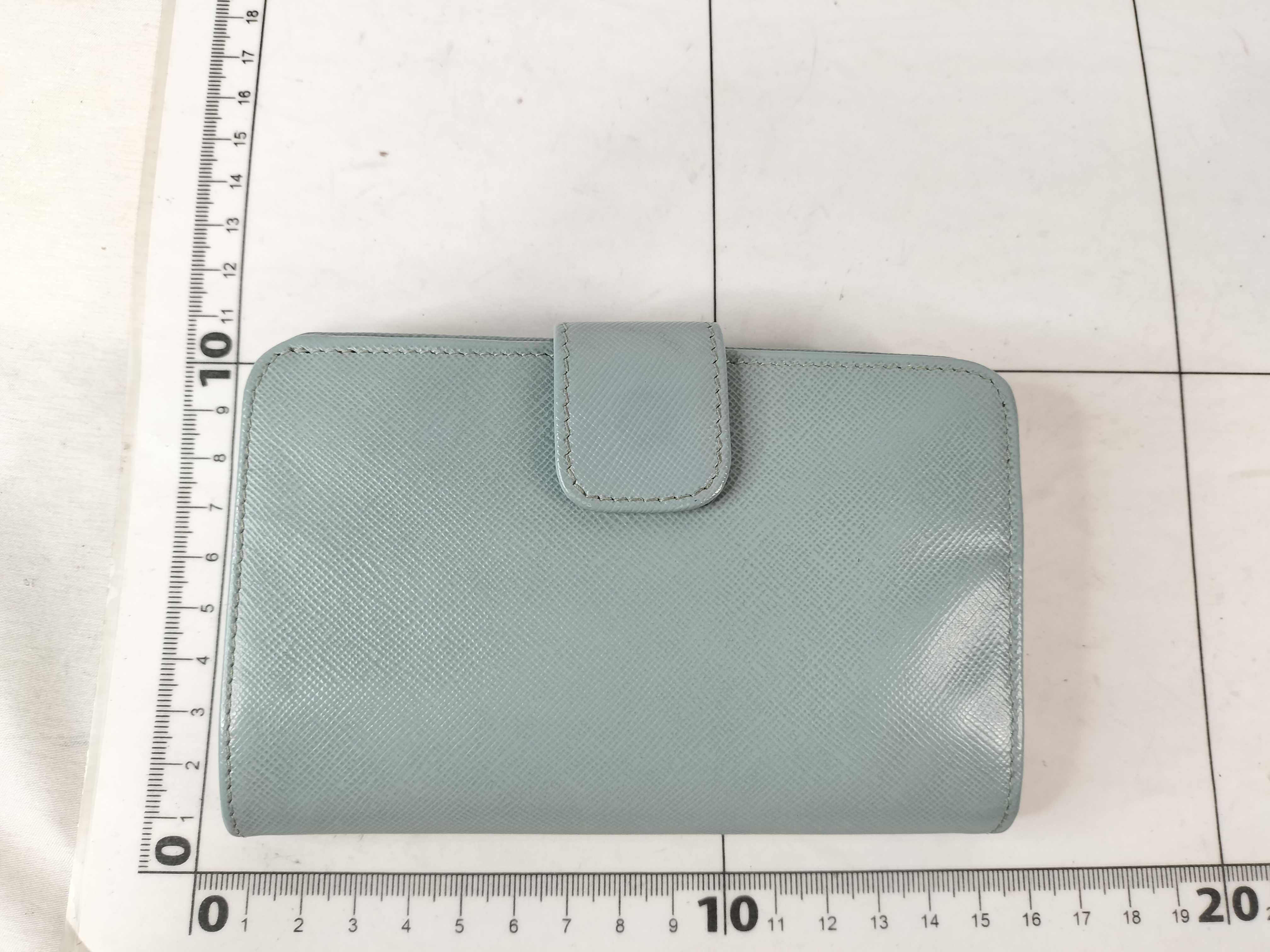 wallet — view 2