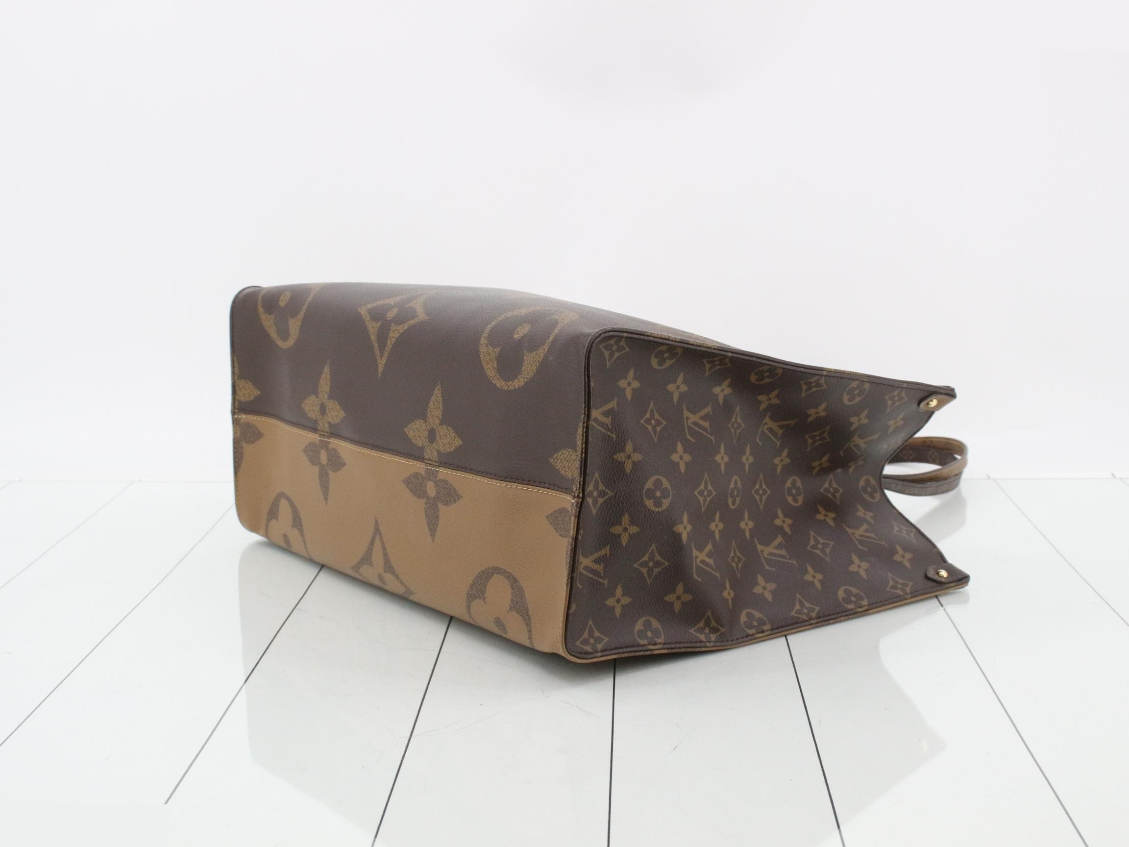 Monogram Giant Reverse OnTheGo GM 2-Way Tote Bag — view 6