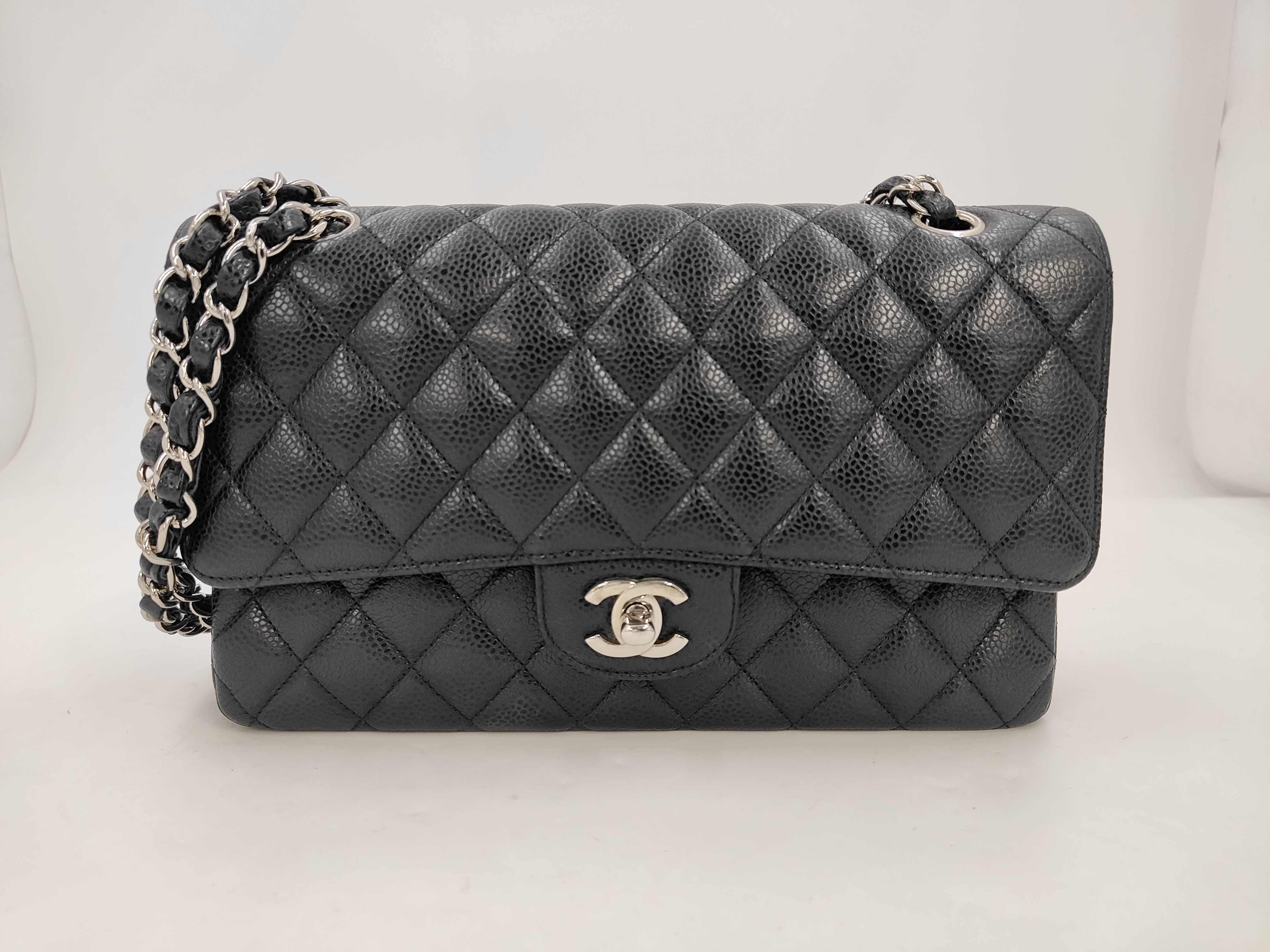 Matelassé 25 Double Flap Double Chain Caviar Shoulder Bag
