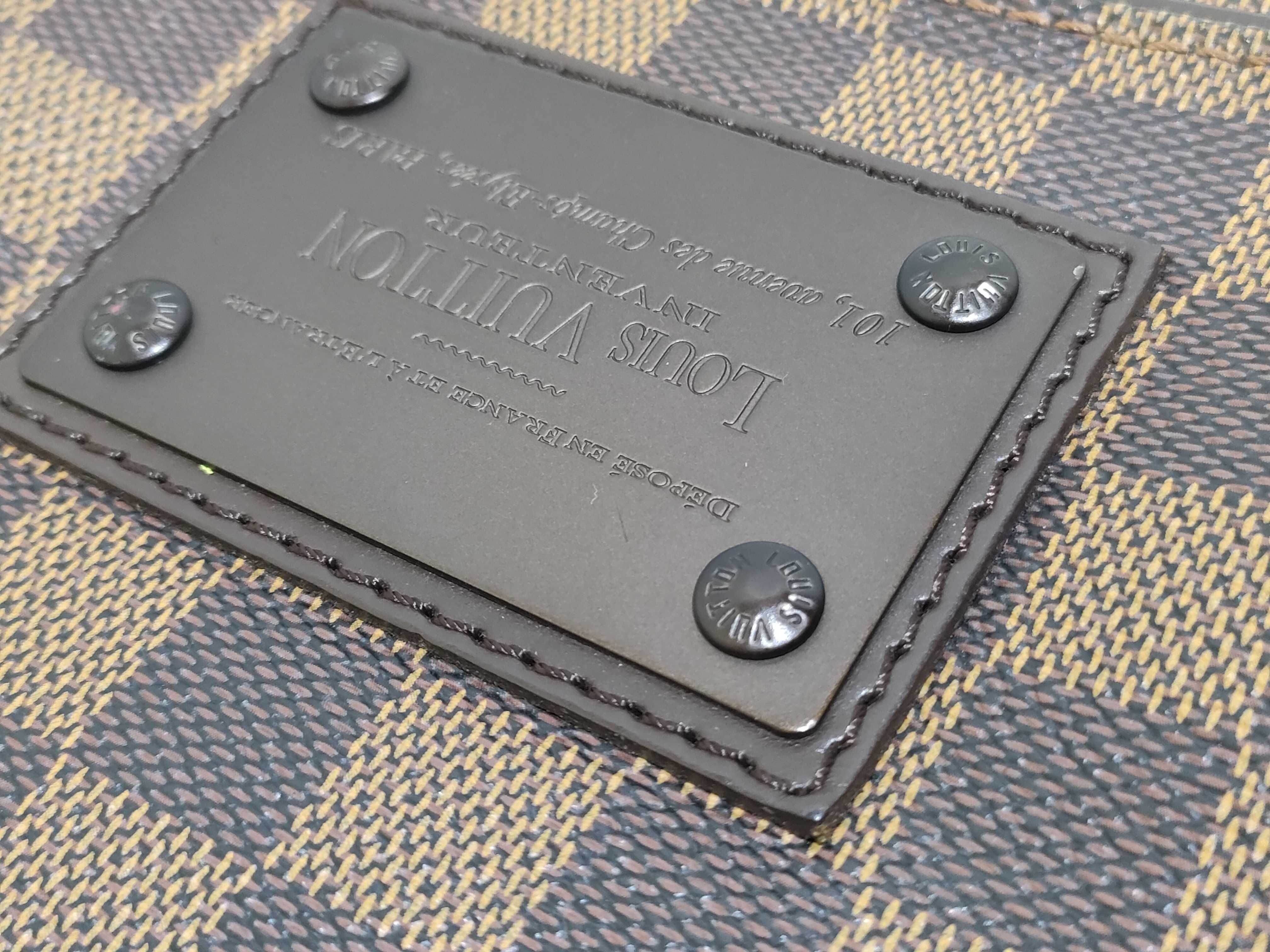Damier Louis Vuitton Damier Shoulder Bag — view 14