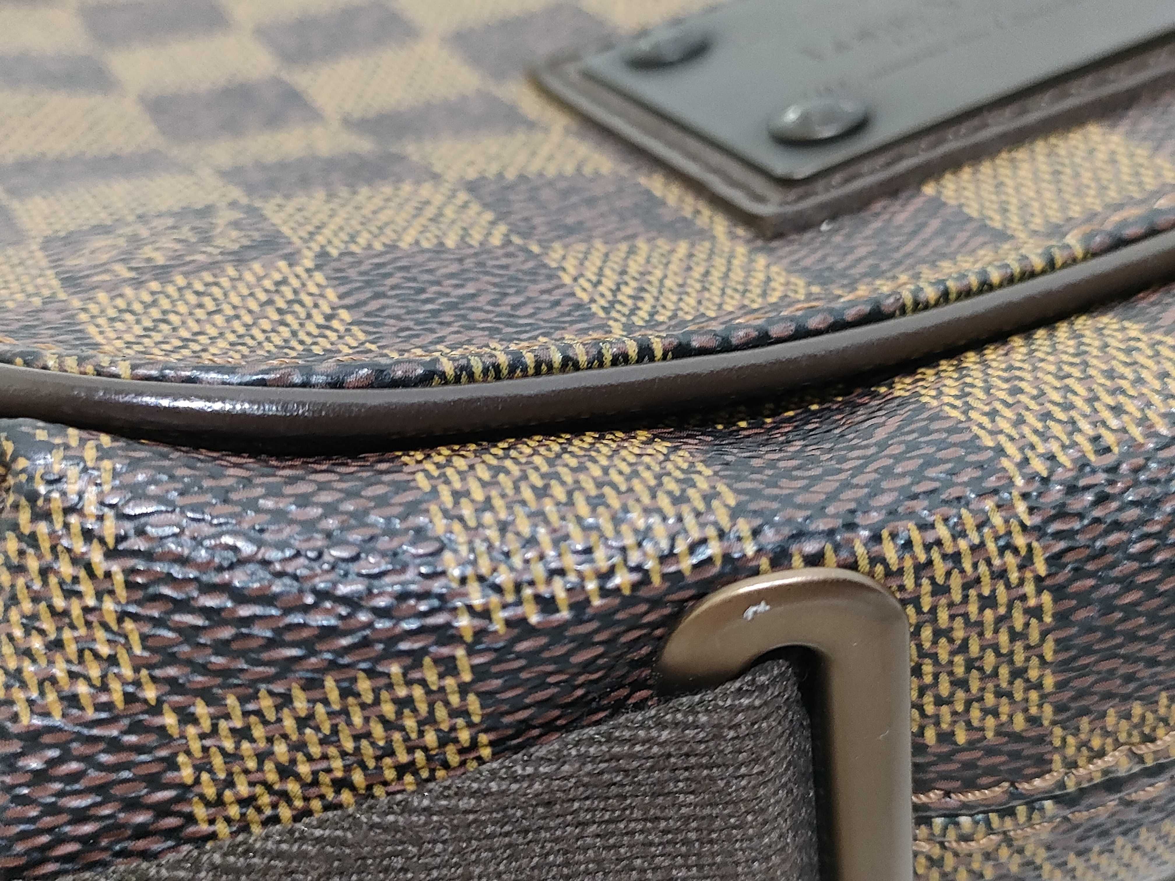 Damier Louis Vuitton Damier Shoulder Bag — view 15