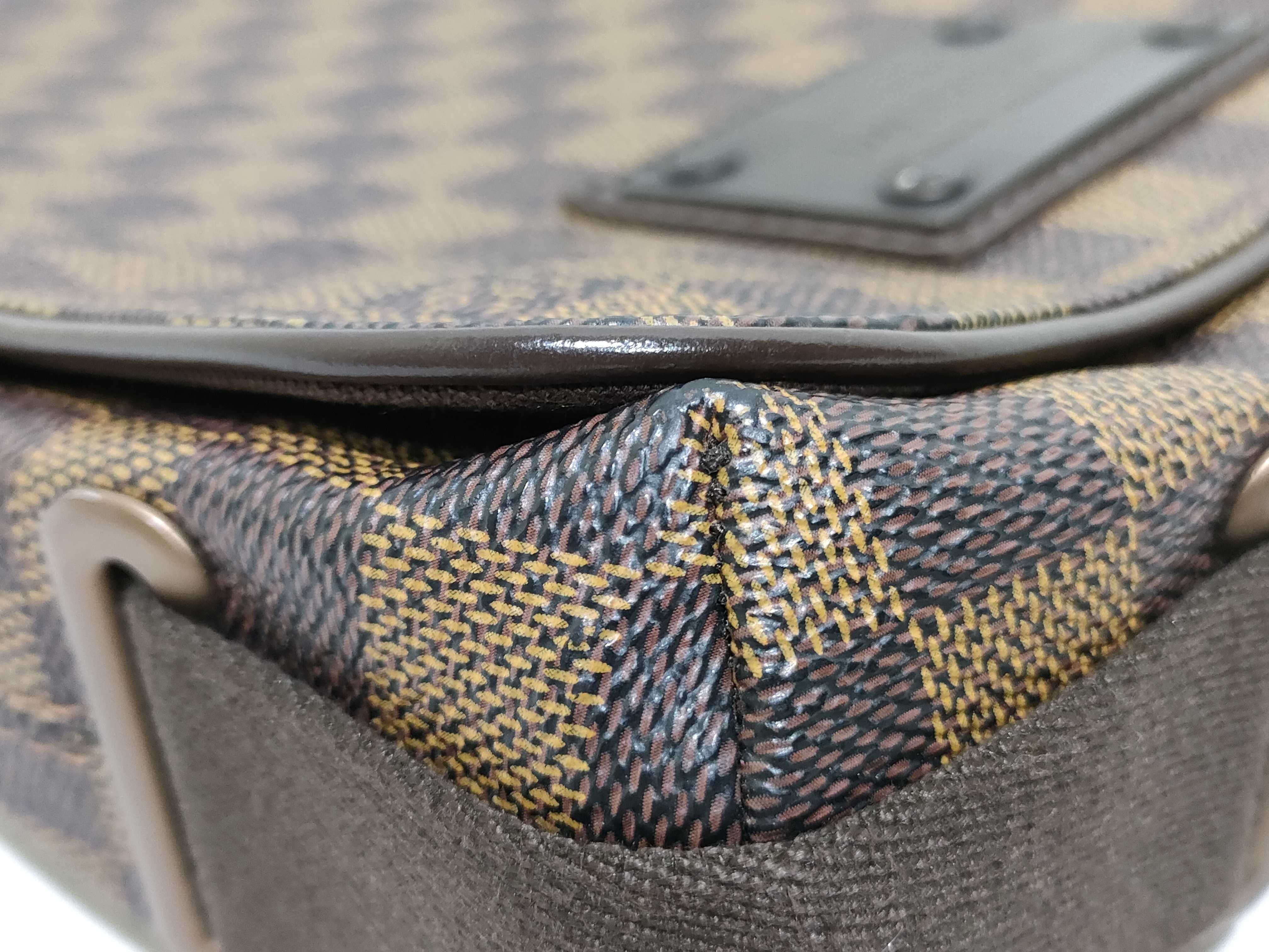 Damier Louis Vuitton Damier Shoulder Bag — view 6