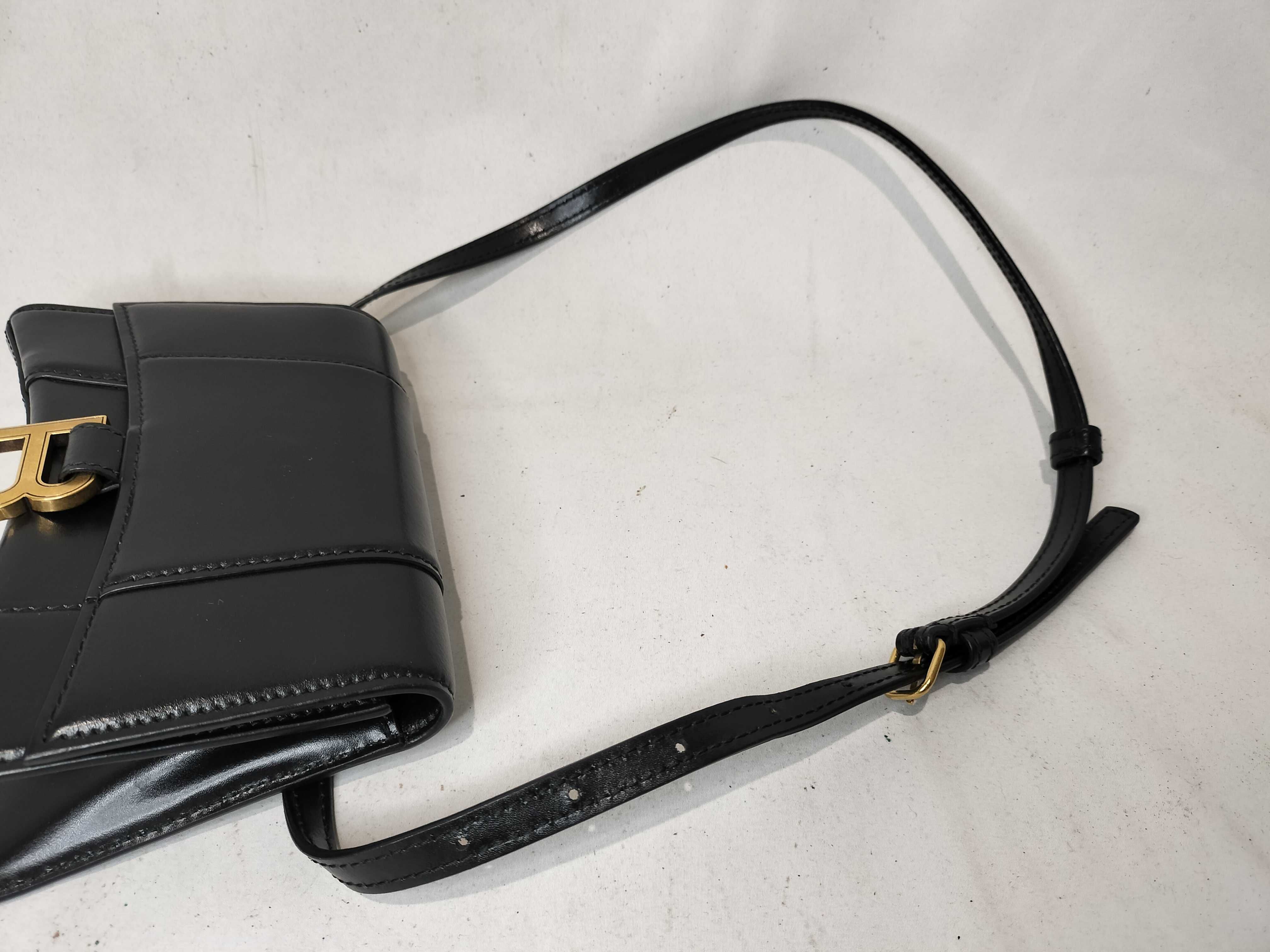 Hourglass Black Shoulder Bag — view 4