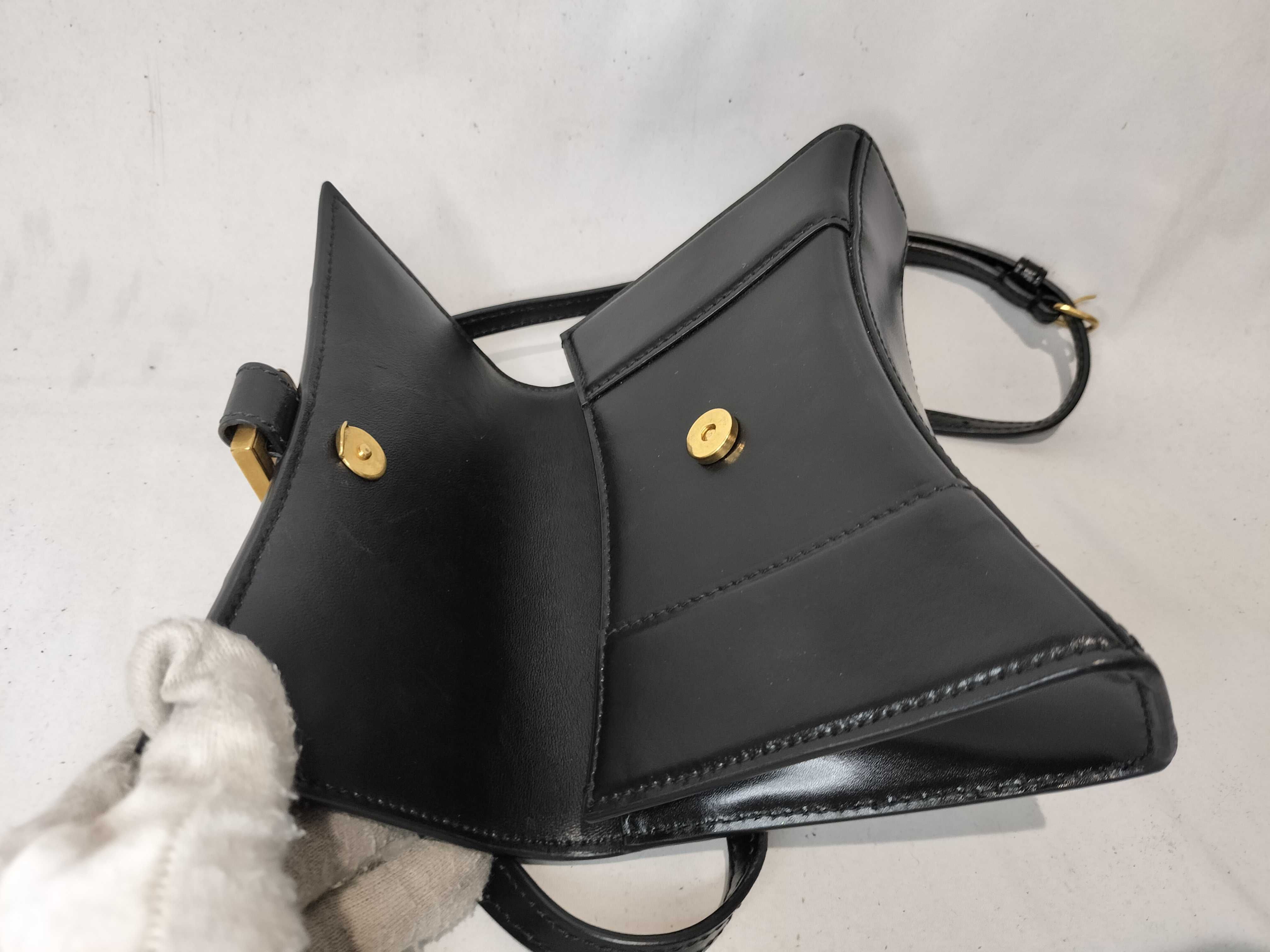 Hourglass Black Shoulder Bag — view 9