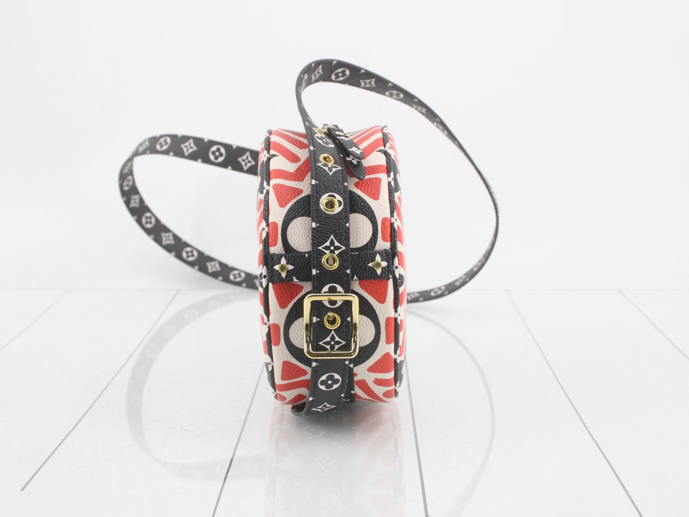 LV Graffiti (Bag) - Shoulder Bag — view 3
