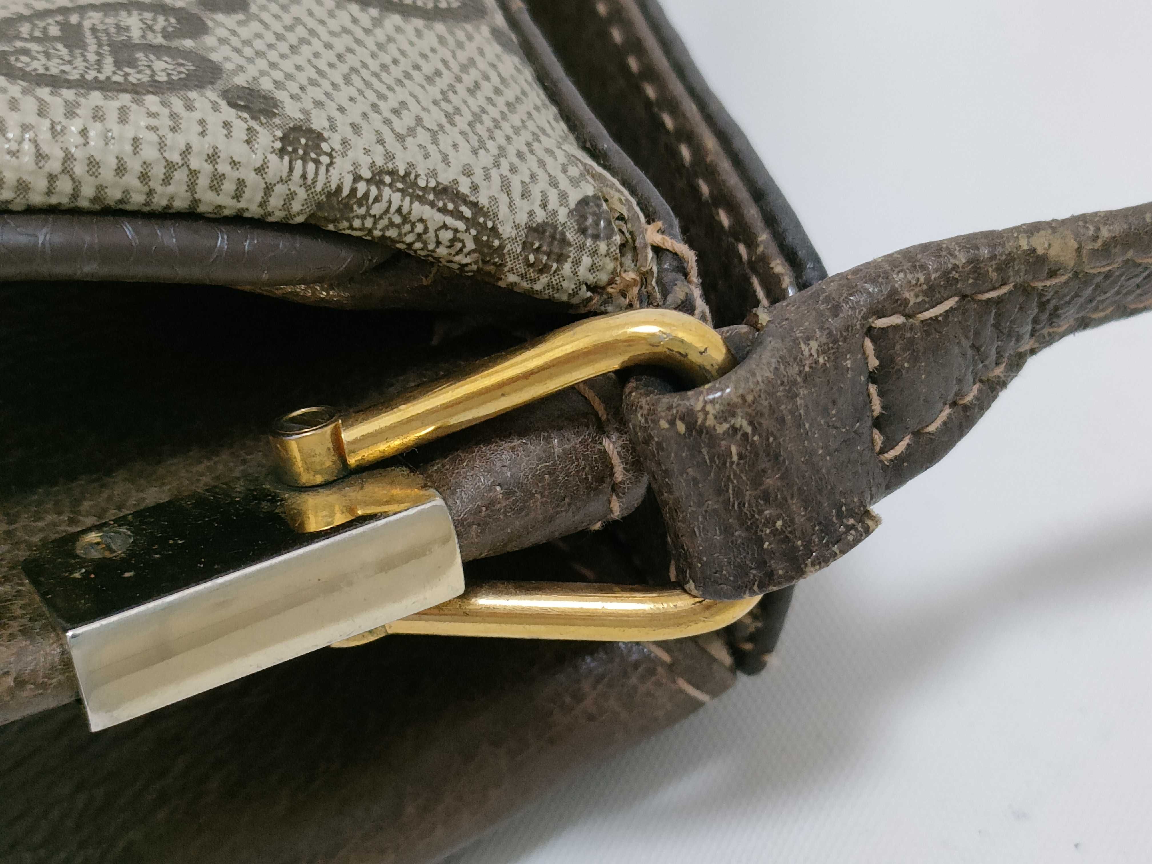 GG Supreme Gucci 72 02 024 GG Supreme Sherry Shoulder Bag PVC Leather Beige Brown Shoulder Bag — view 5