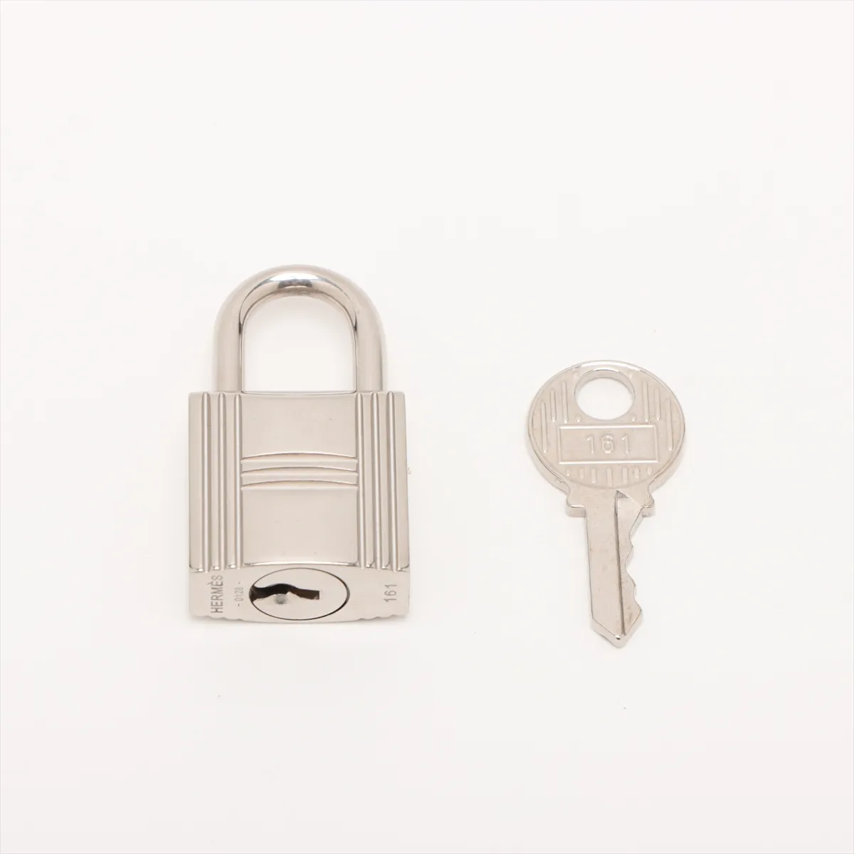Picotan Lock 22 MM Taurillon Clemence Gold Silver Hardware C:2018 — view 9