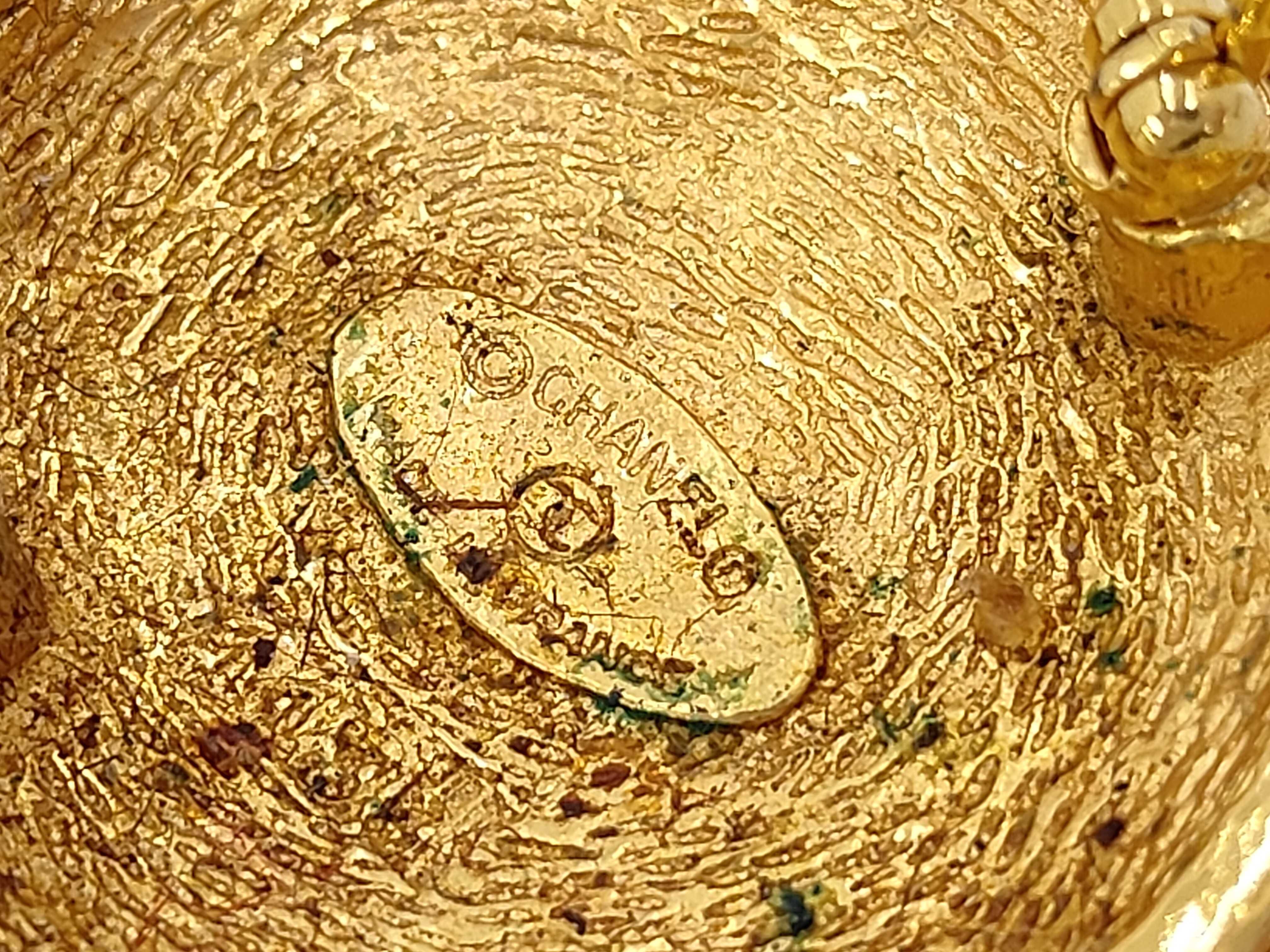 brooch — view 5