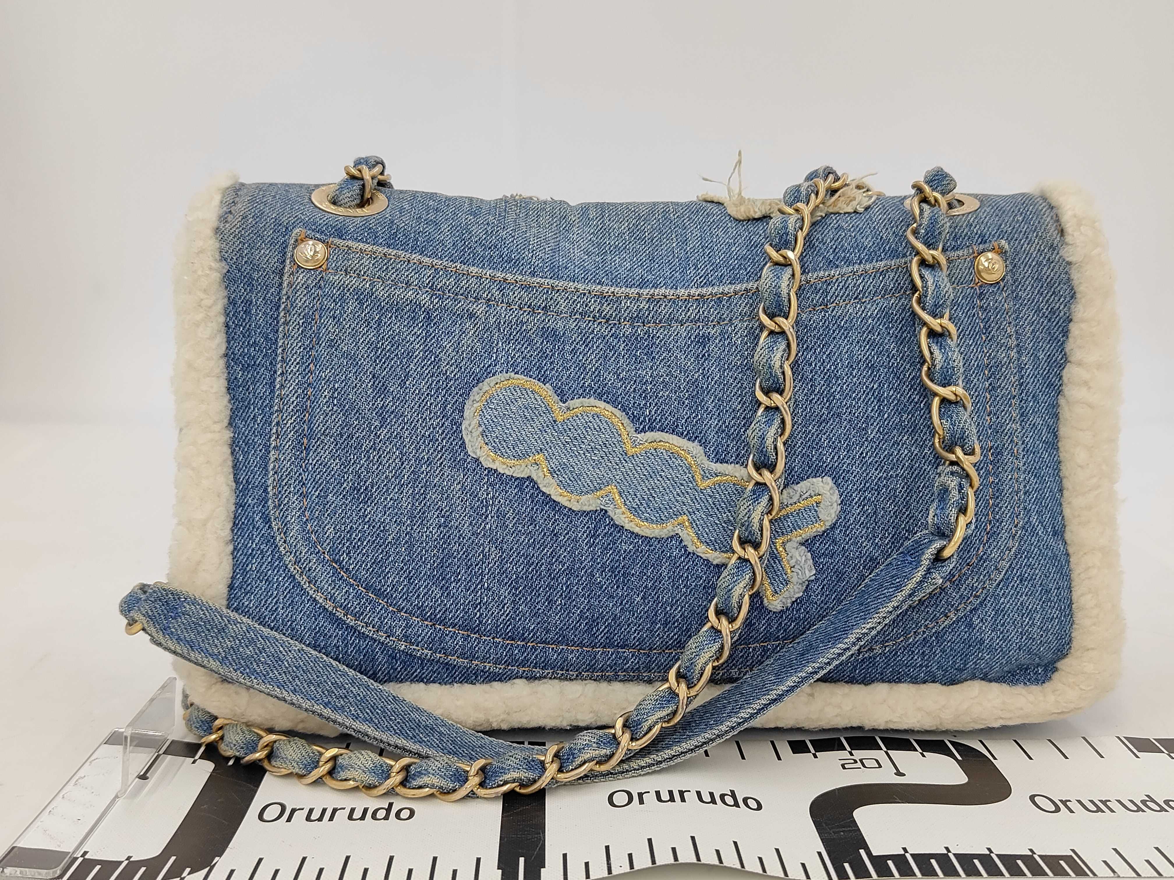 Egypt Line Chain Shoulder Denim Shearling Shoulder Bag — view 2