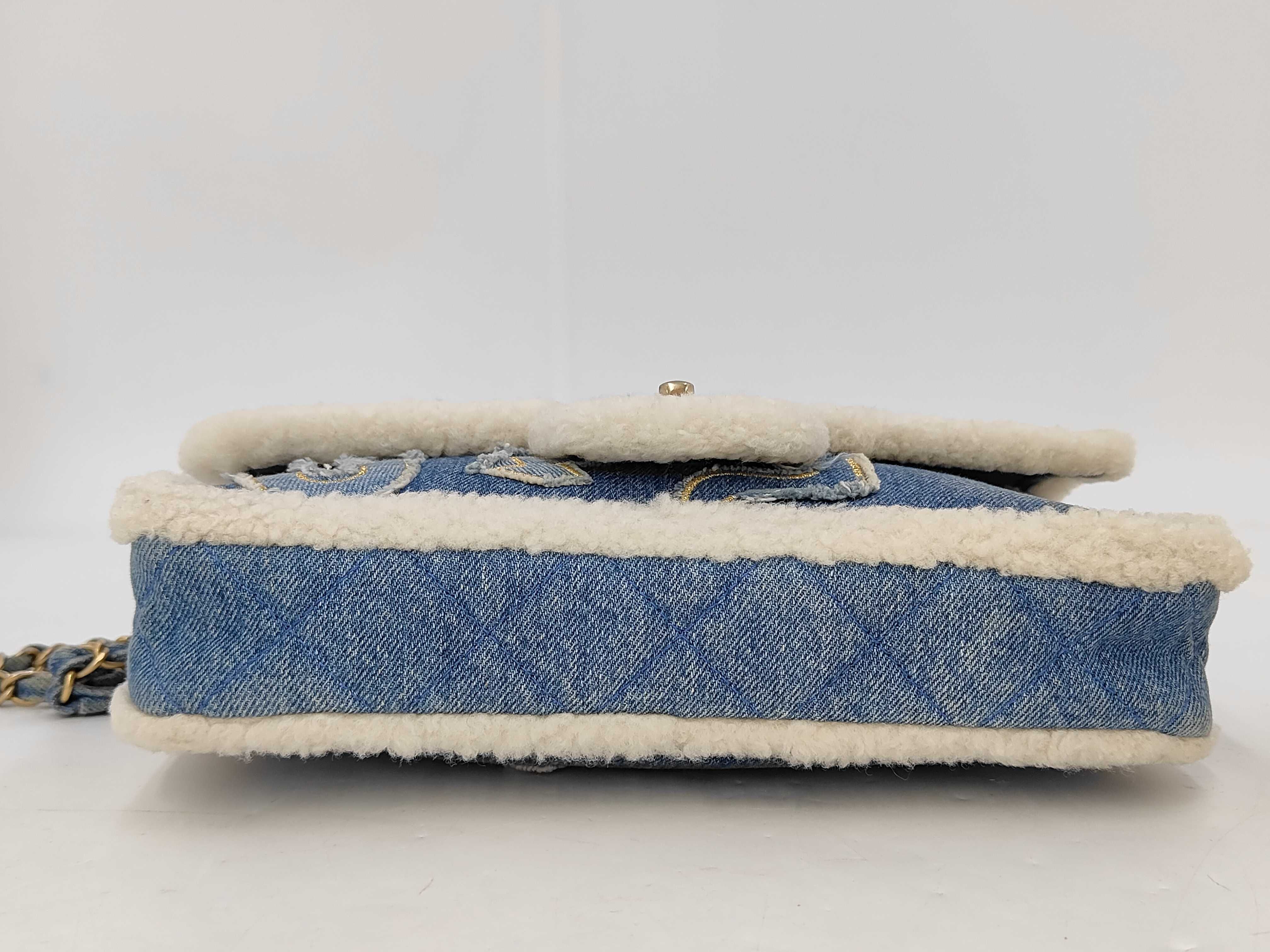 Egypt Line Chain Shoulder Denim Shearling Shoulder Bag — view 4