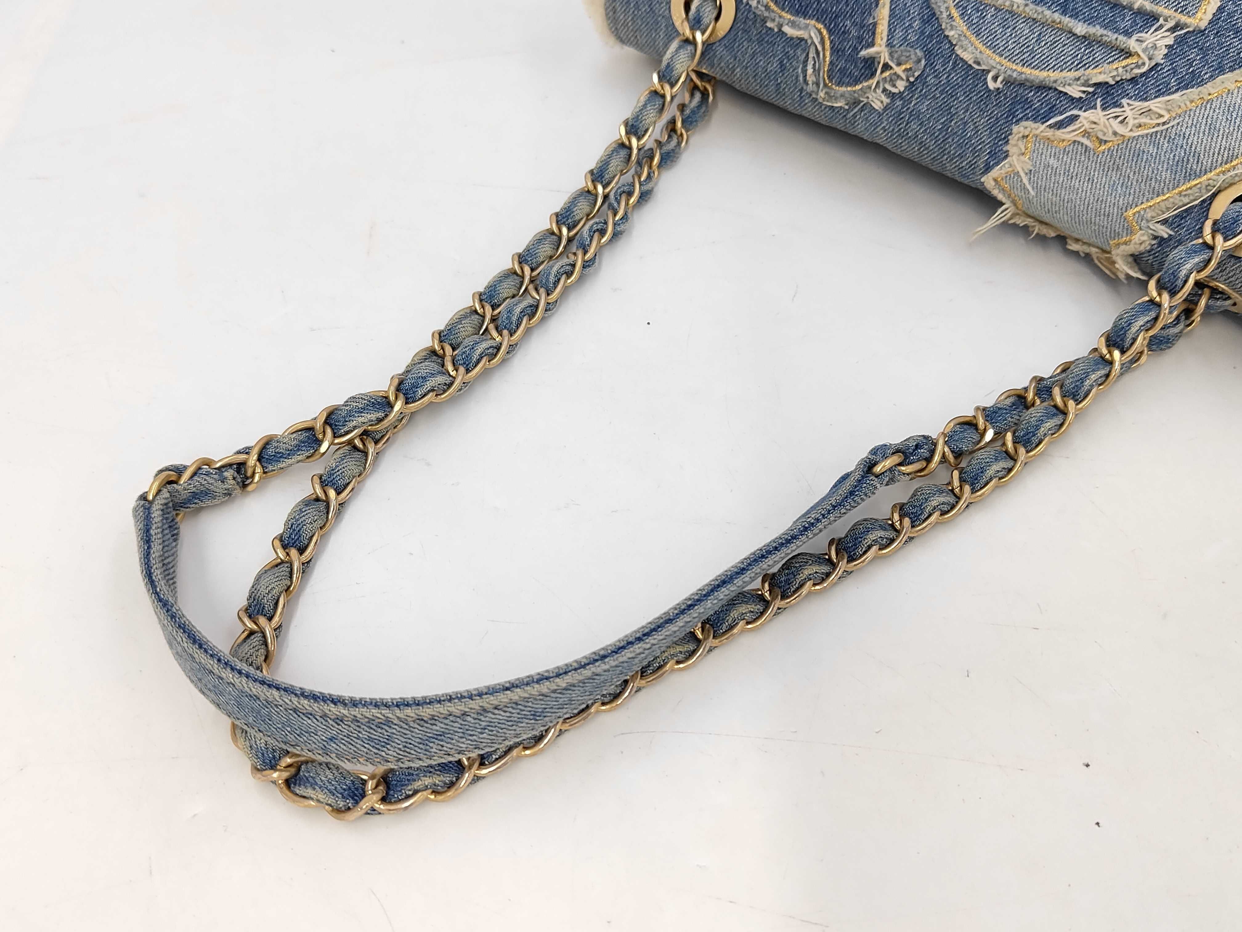 Egypt Line Chain Shoulder Denim Shearling Shoulder Bag — view 5