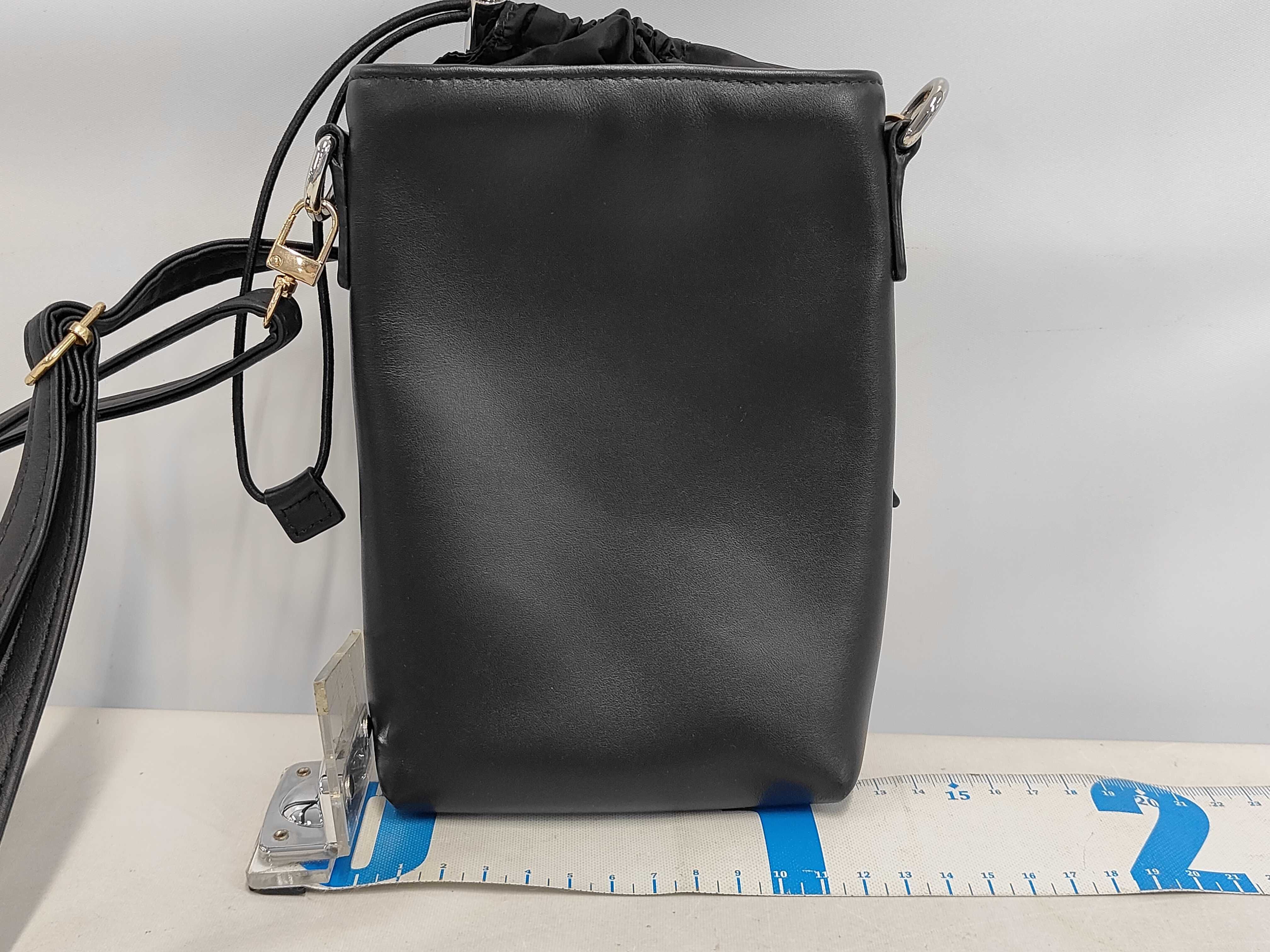 Leather x Re-Nylon 2ZH155 Shoulder Bag Black Shoulder Bag — view 2