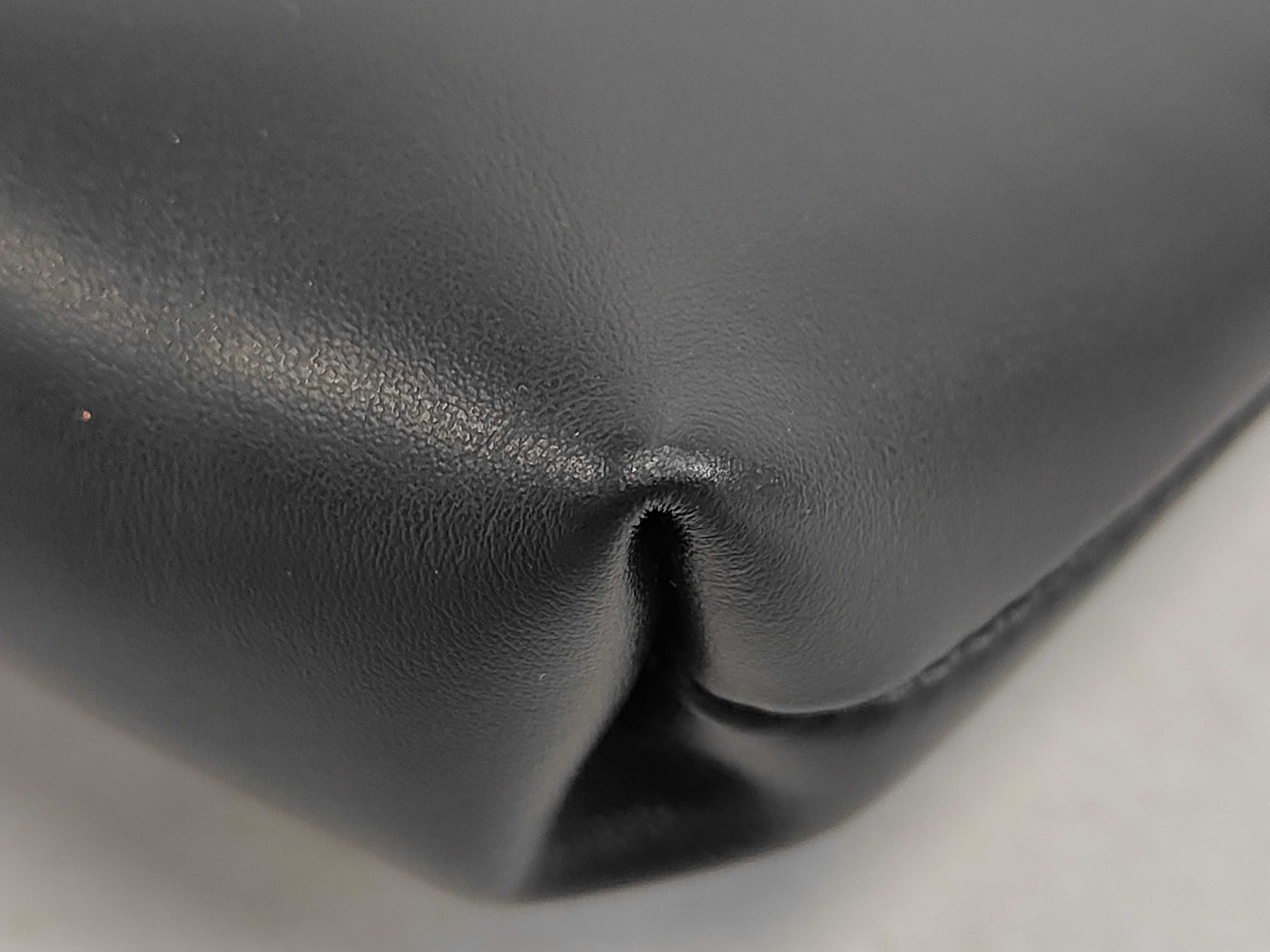 Leather x Re-Nylon 2ZH155 Shoulder Bag Black Shoulder Bag — view 3