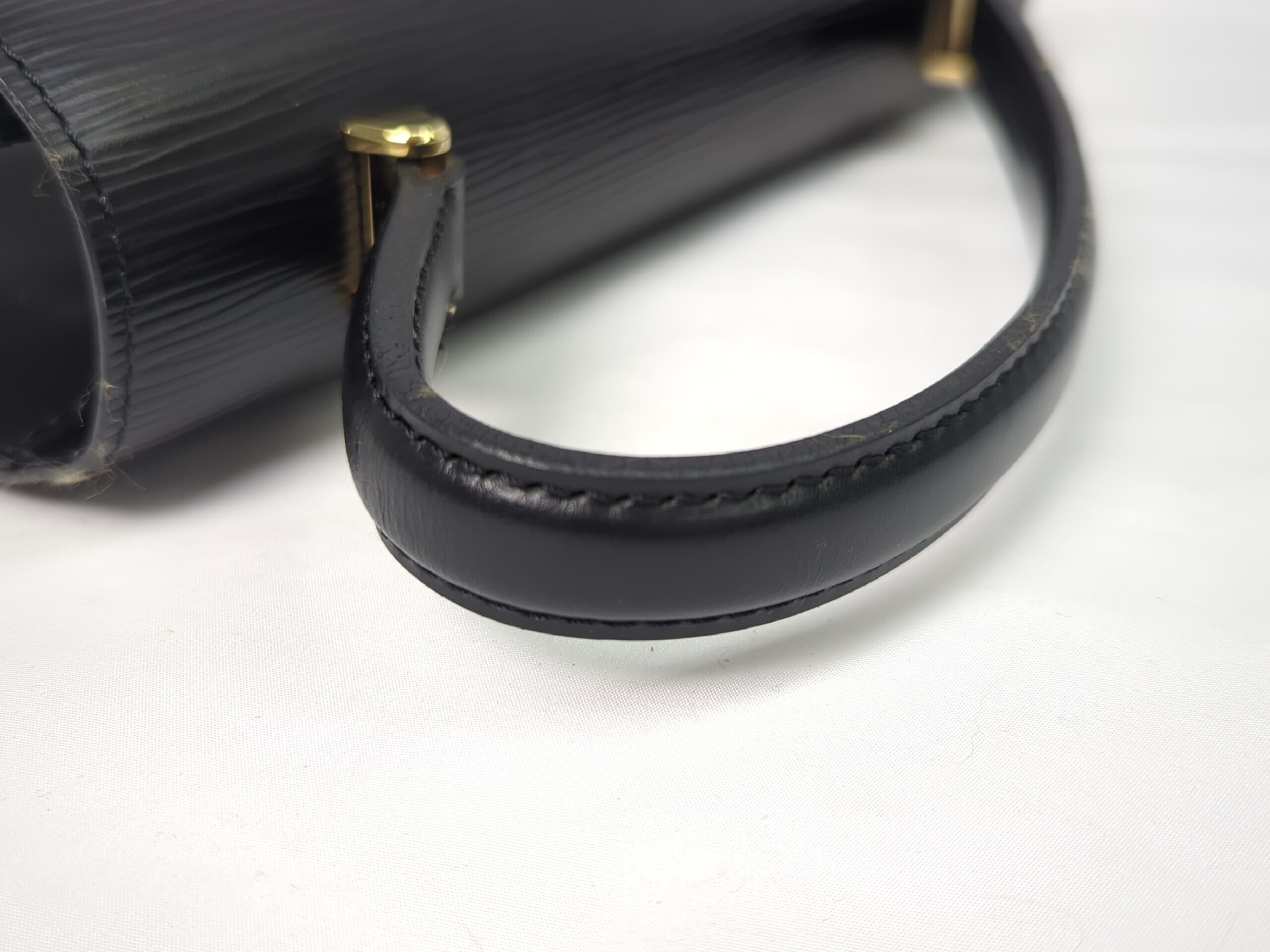 M52377 Epi Malzerbes Handbag — view 9