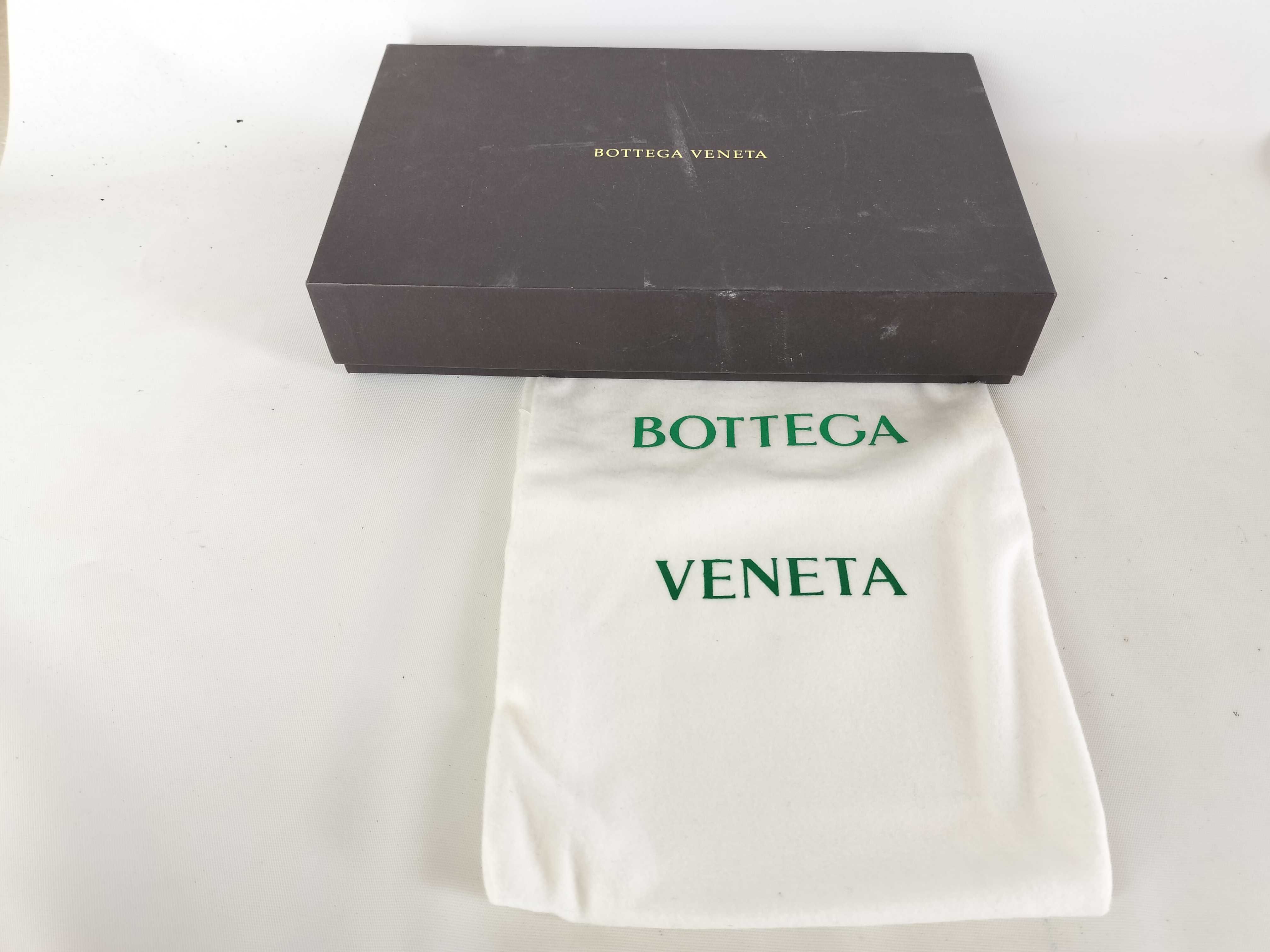 Intrecciato Round Zip Long Wallet — view 12
