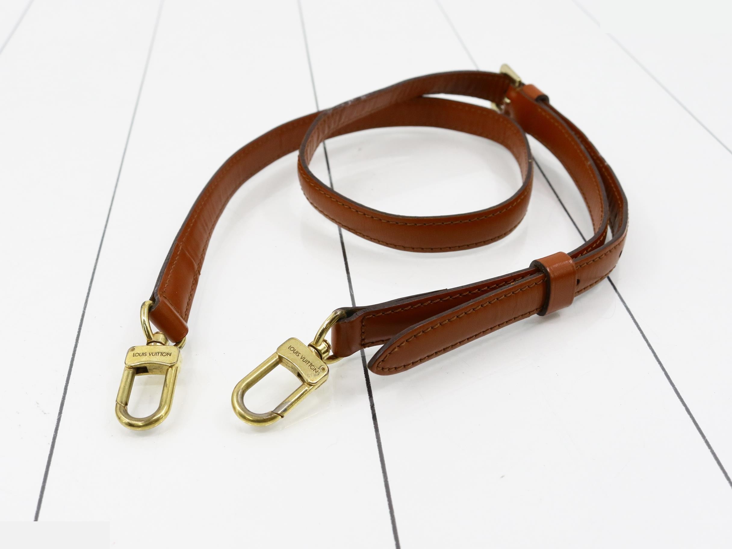Monceau Kenyan Brown Shoulder Strap with 2 Keys — view 7