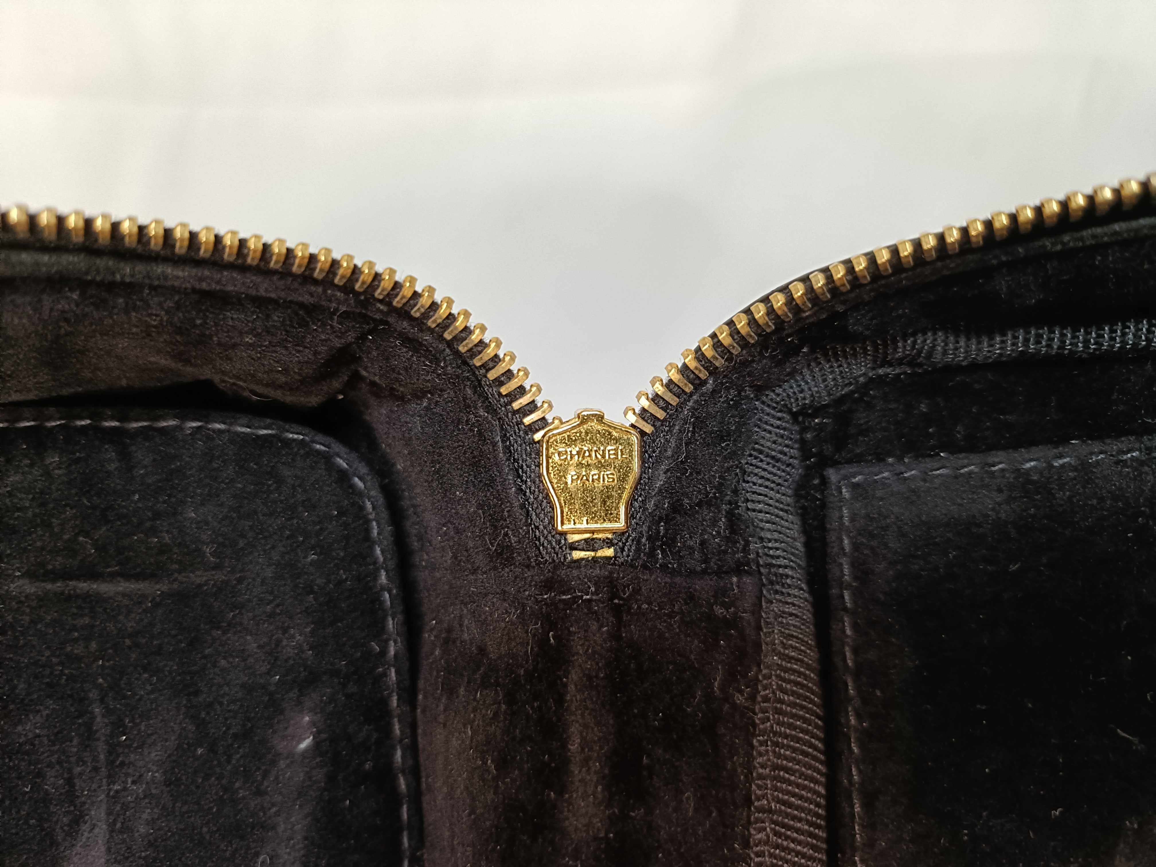 Enamel Vanity Bag, 2-way, Black, with Seal/Guarantee Card. — view 12