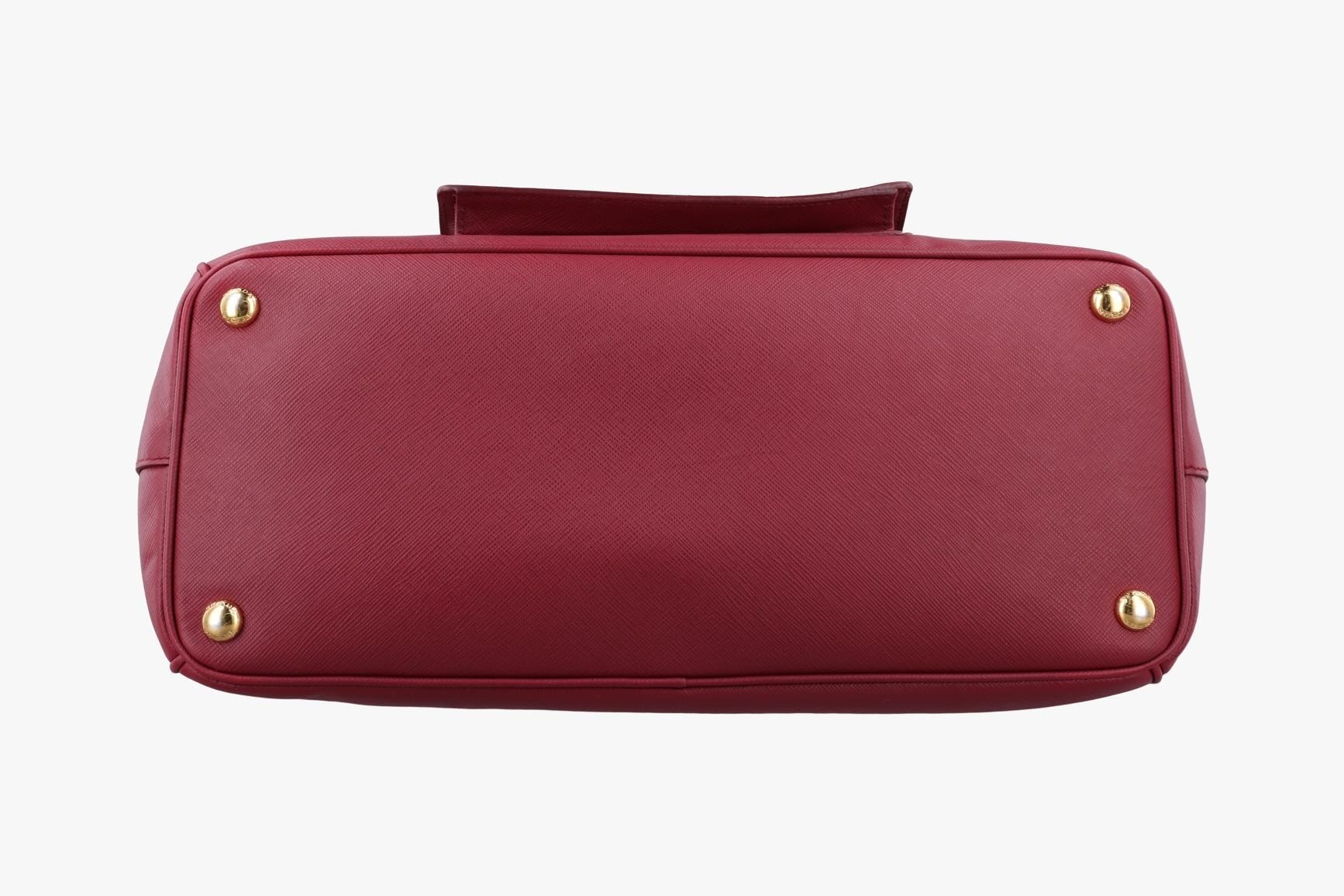 Galleria Front Pocket Saffiano Leather Red — view 3