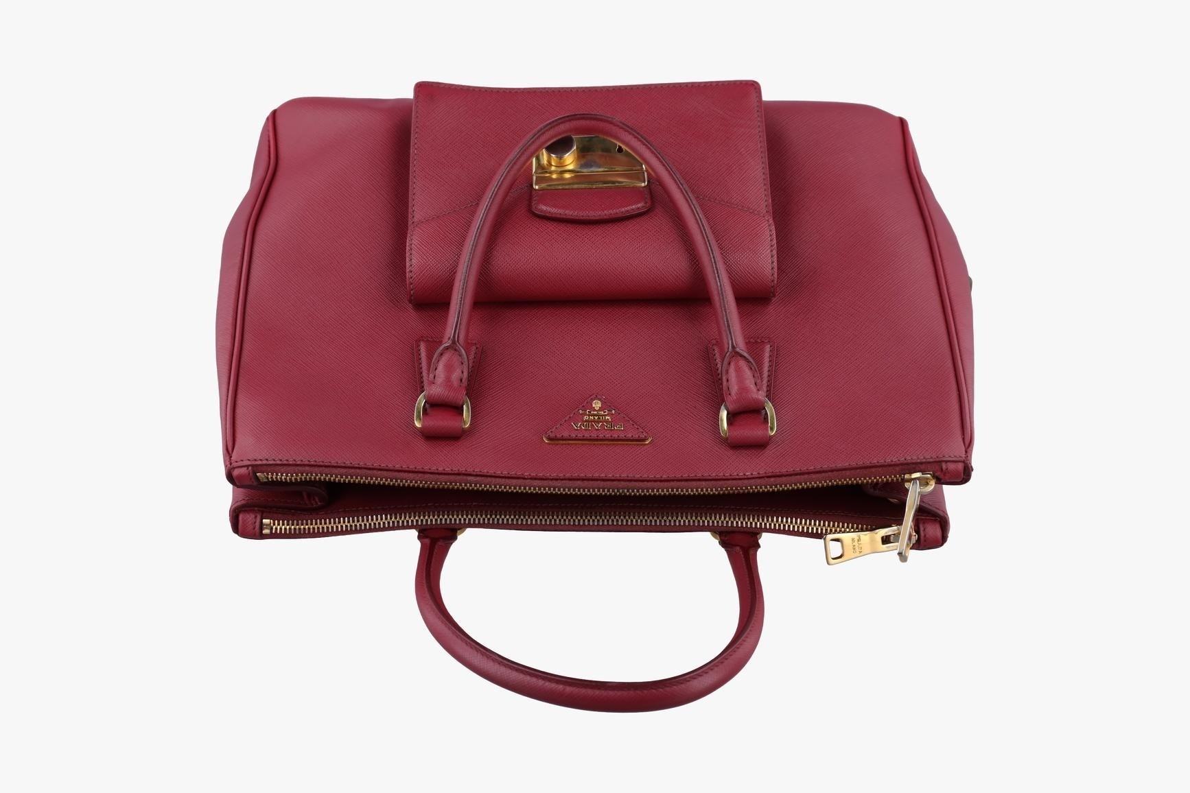 Galleria Front Pocket Saffiano Leather Red — view 5