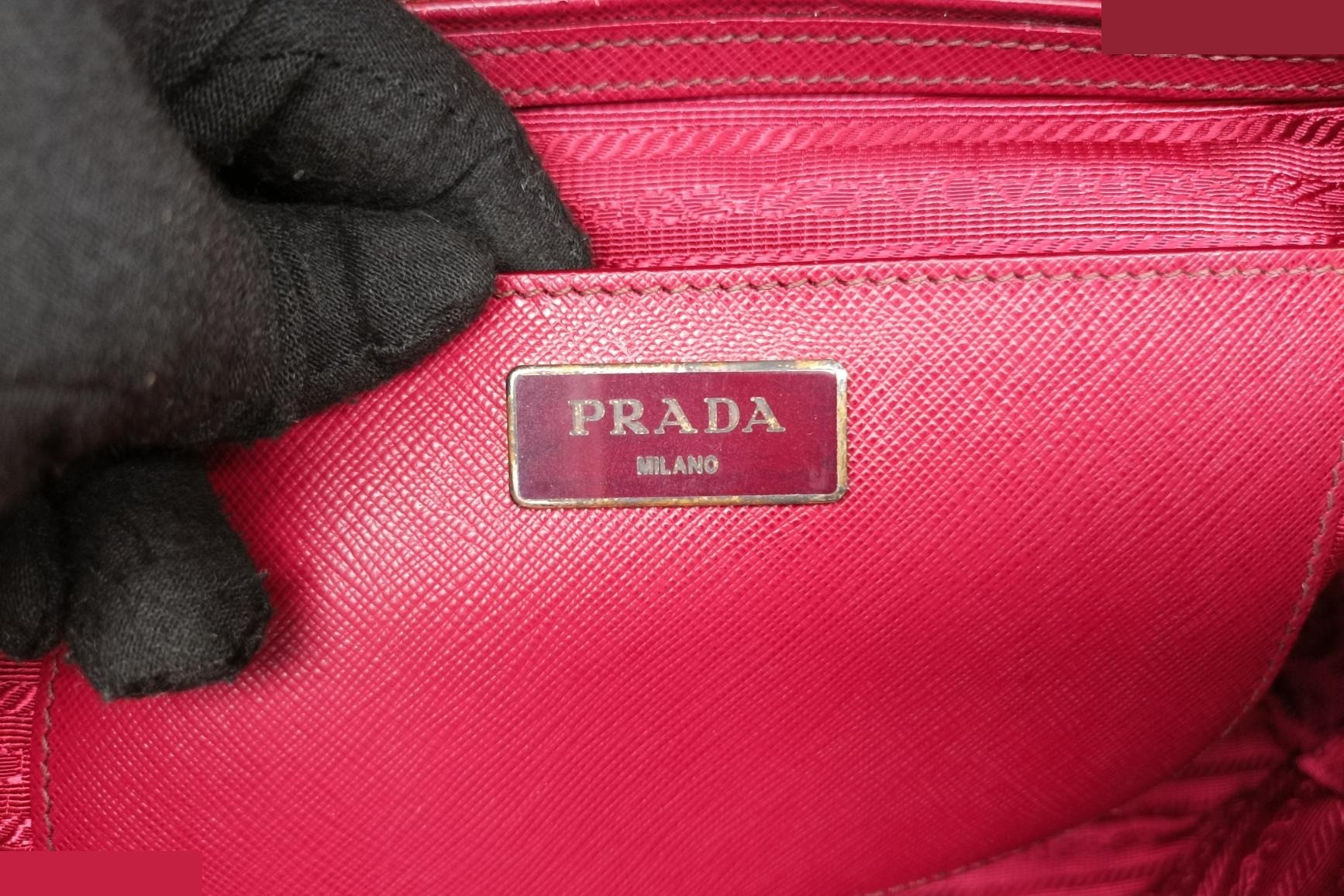 Galleria Front Pocket Saffiano Leather Red — view 7