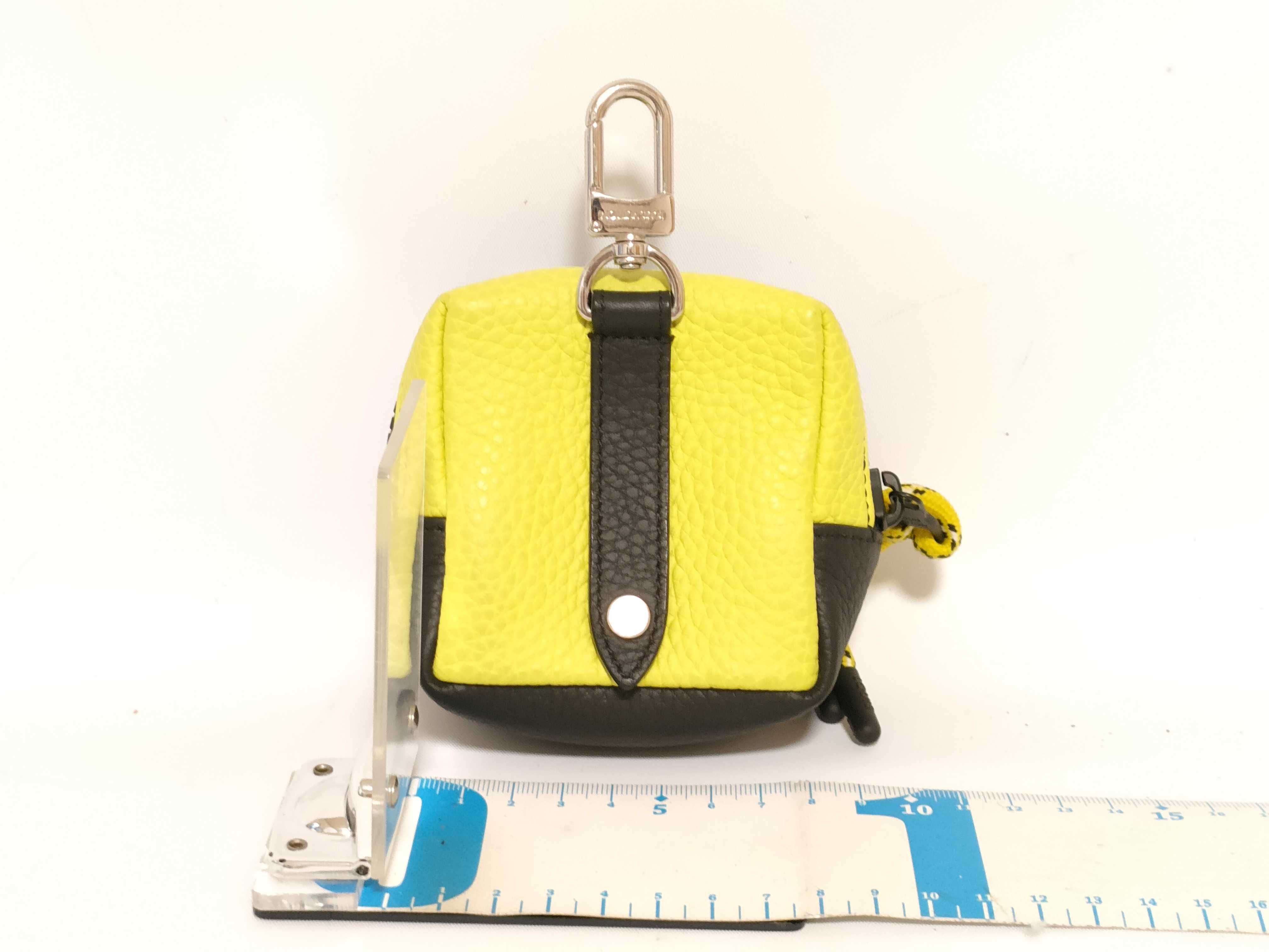 pouch — view 2