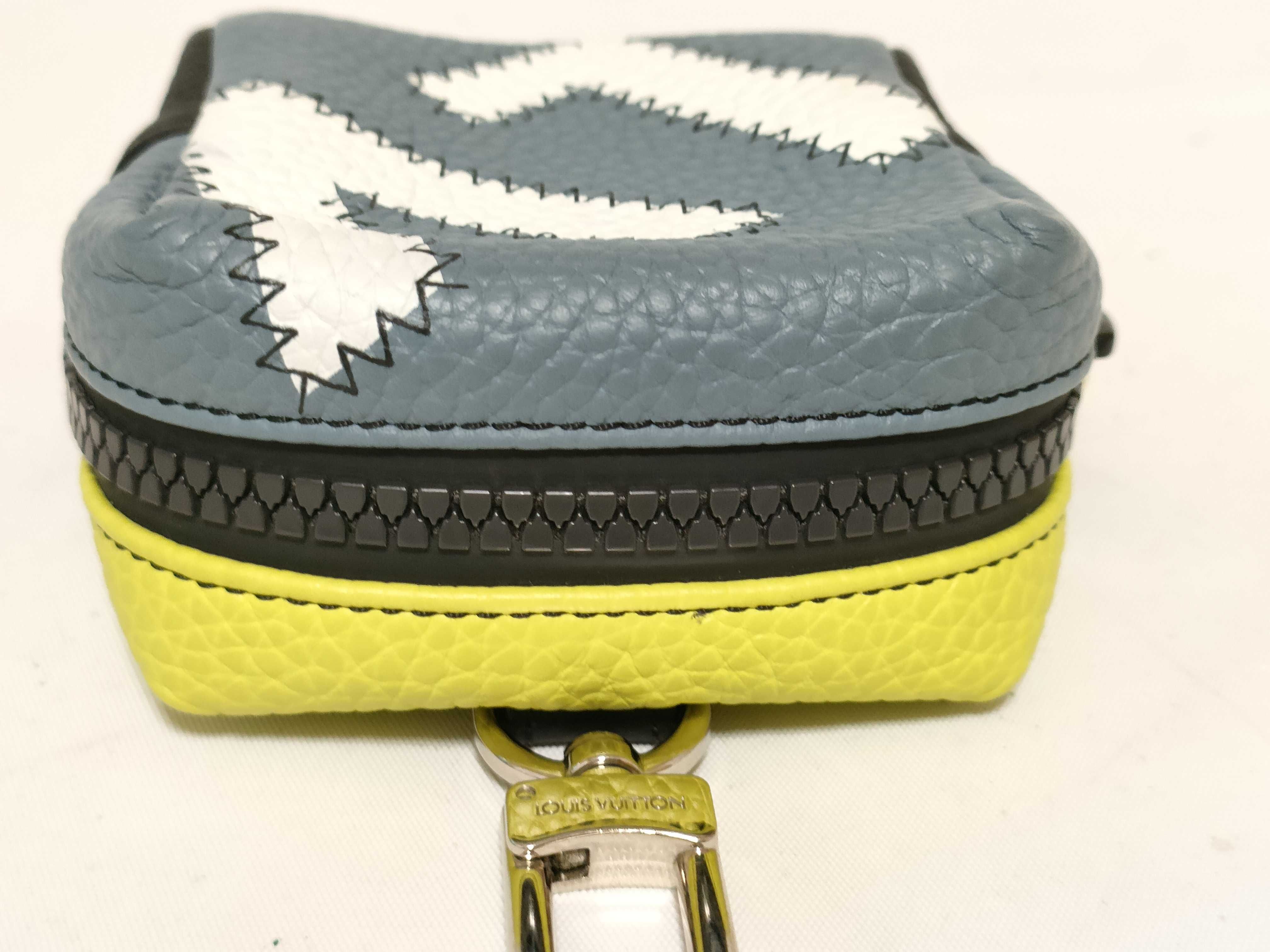 pouch — view 3