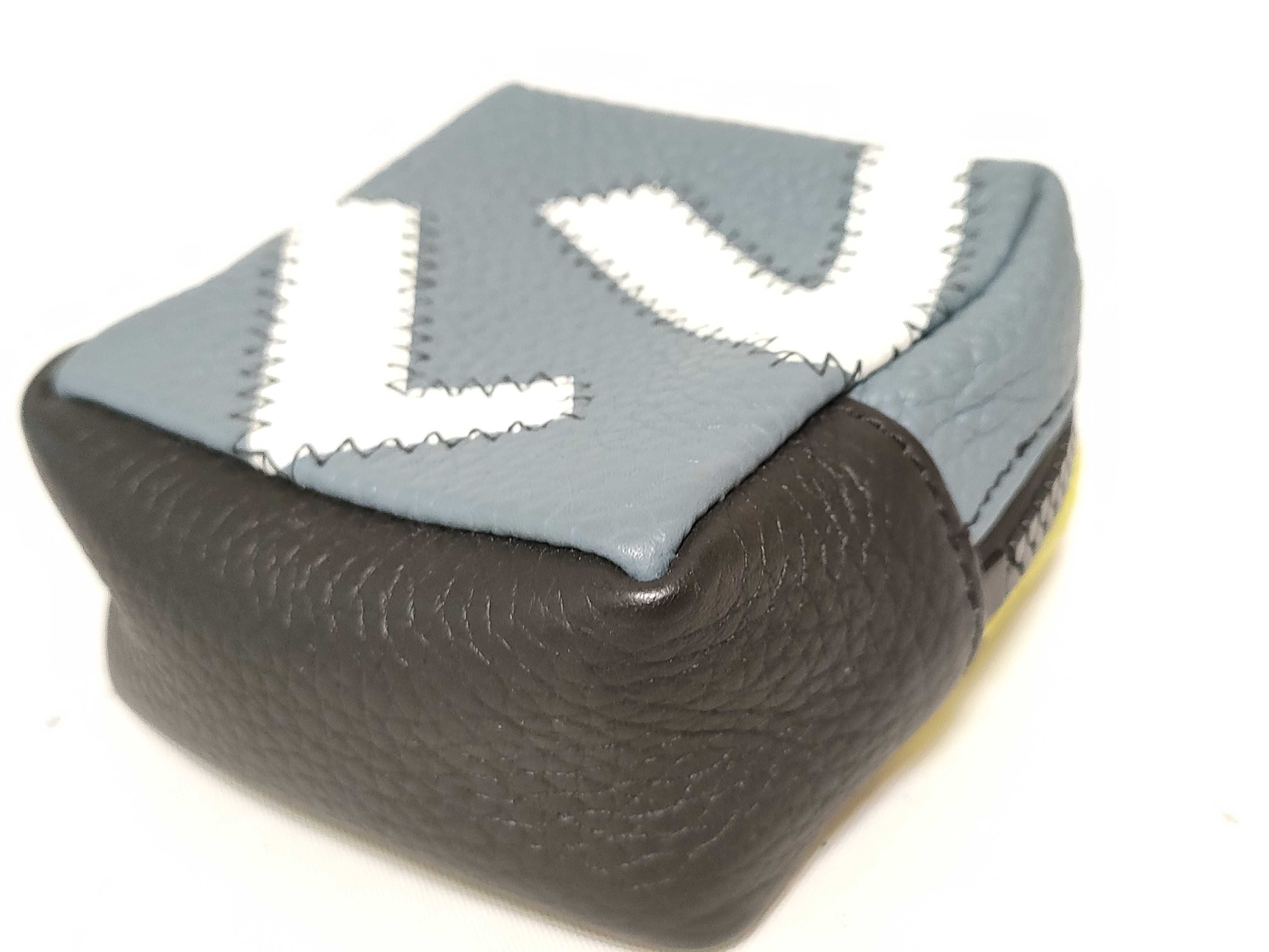 pouch — view 4