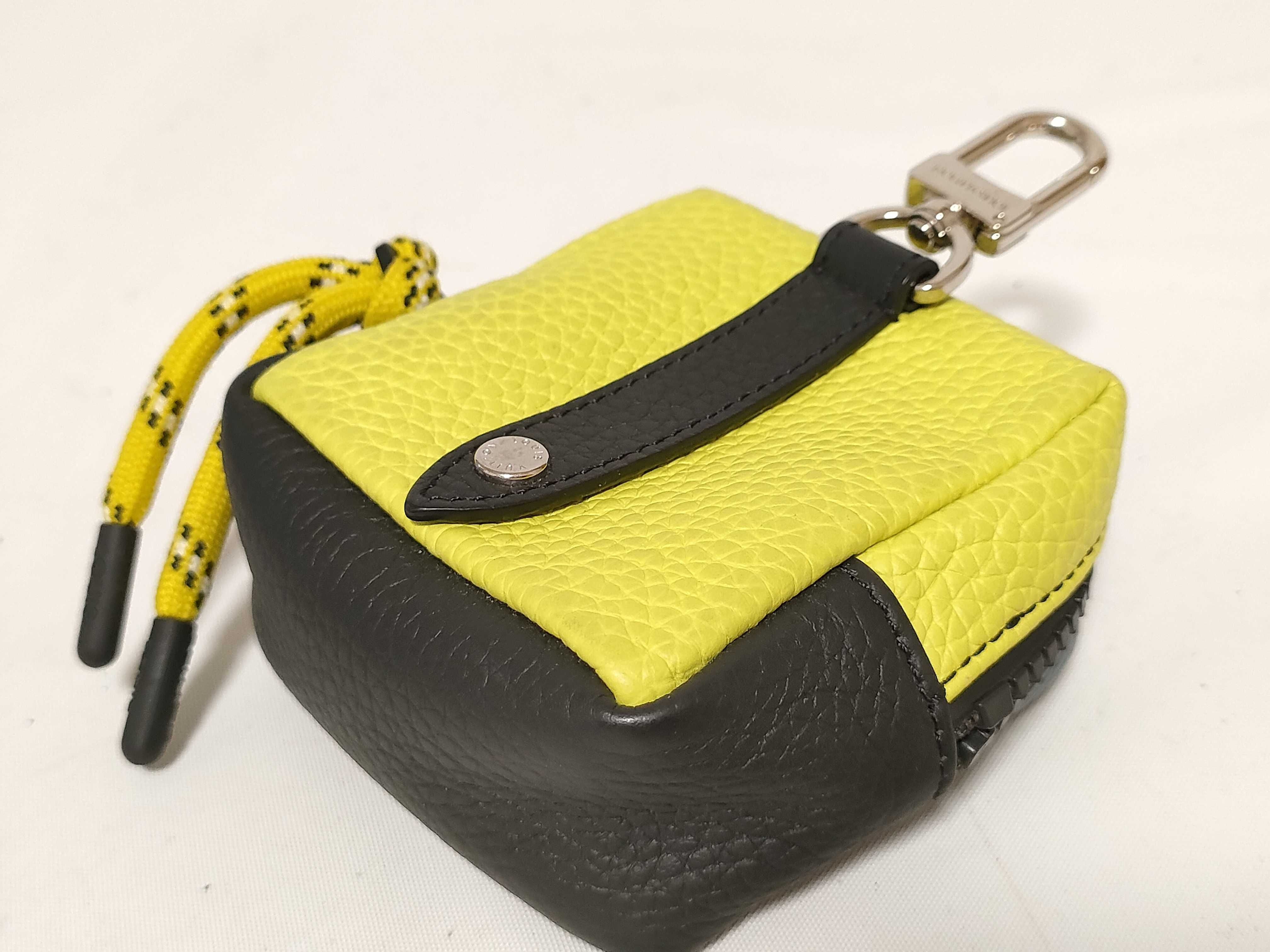 pouch — view 10