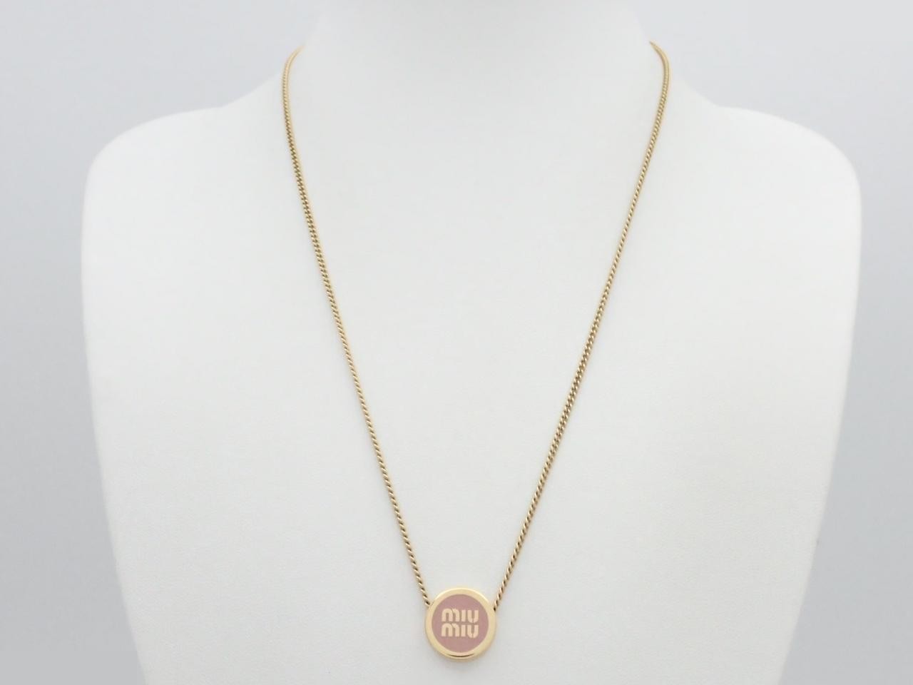 Logo, precious metal necklace/pendant, with accessories, chain approximately 49cm. — view 3