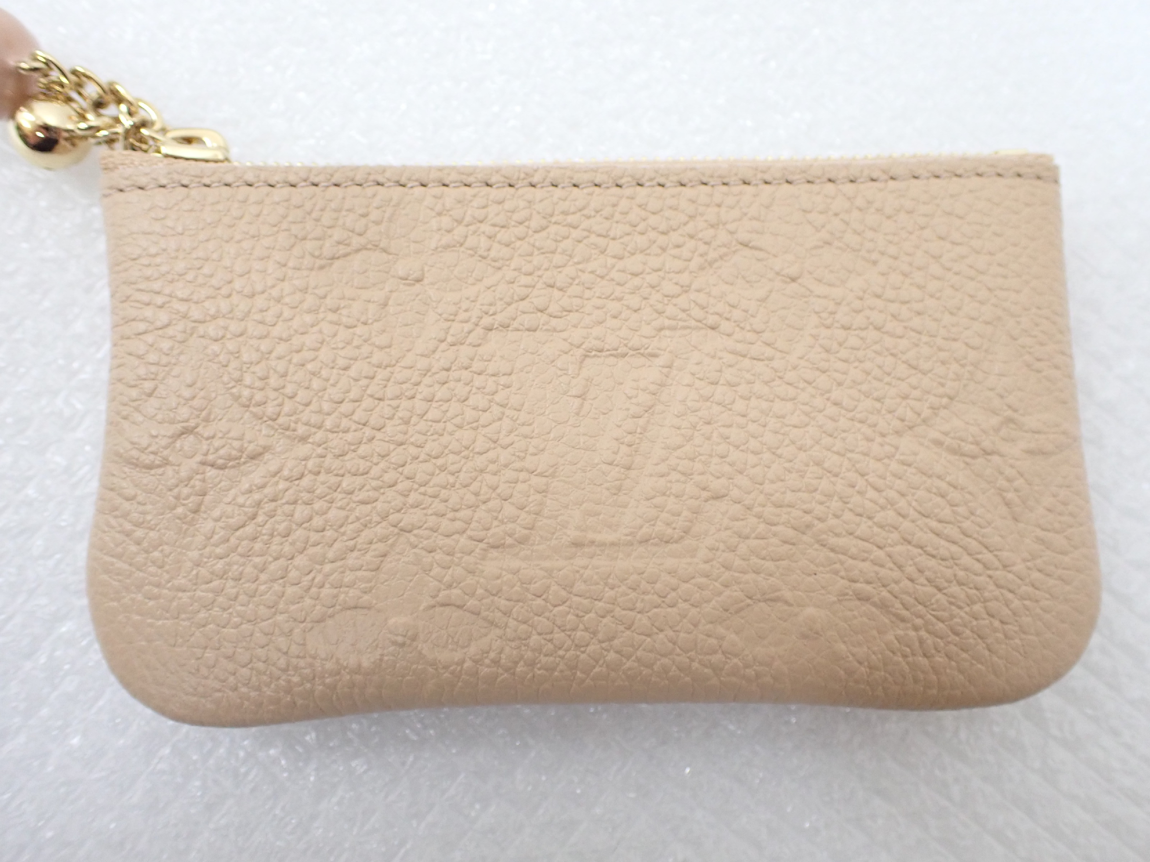 Unused Louis Vuitton M28993 Pochette Clé Monogram Empreinte Leather Light Beige Key Case Coin Case — view 3
