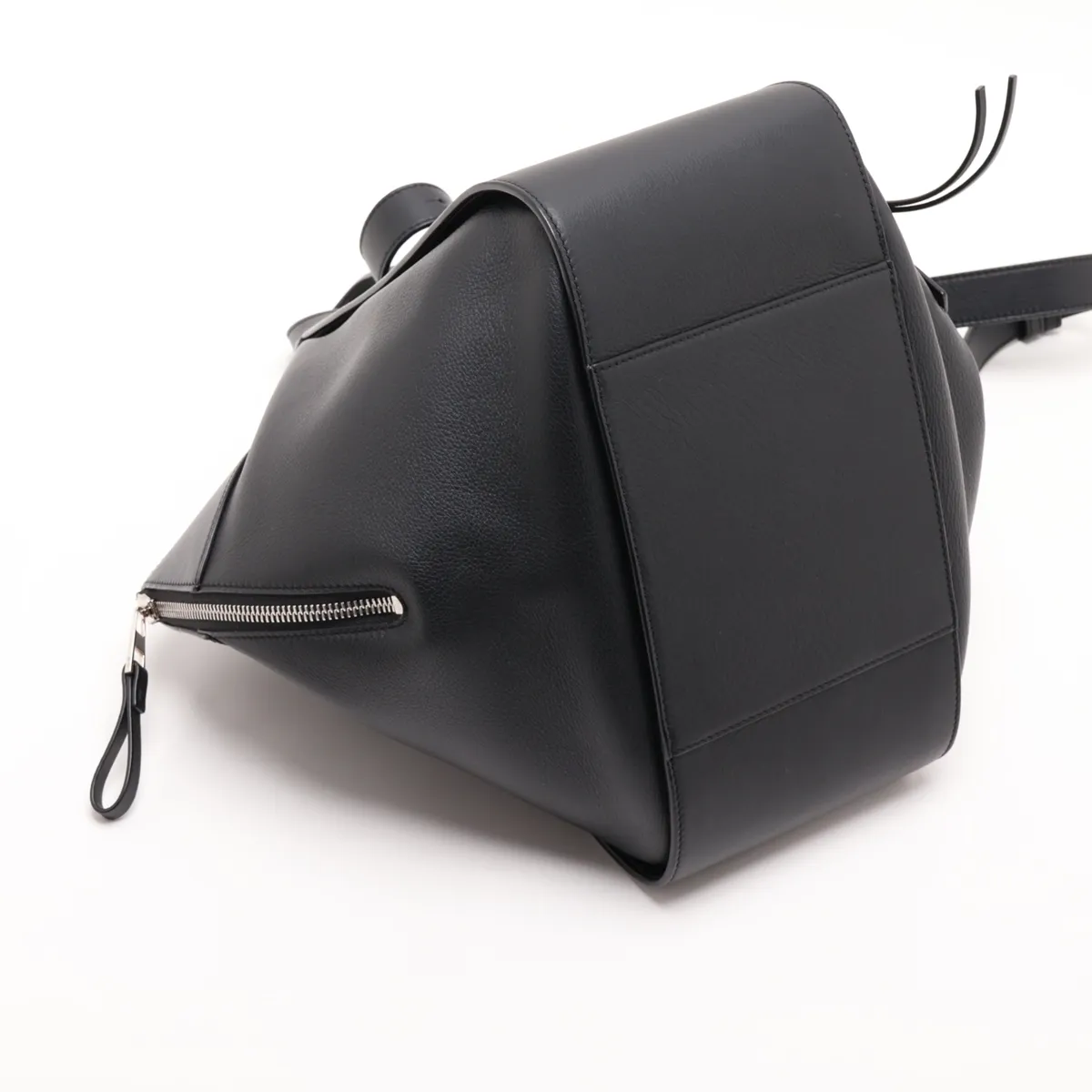 Hammock Medium Leather 2-Way Handbag, Black — view 4