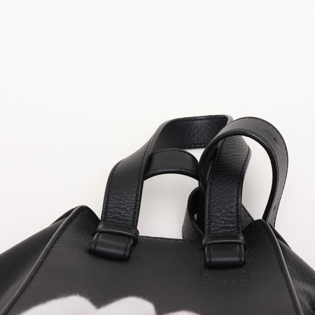 Hammock Medium Leather 2-Way Handbag, Black — view 6