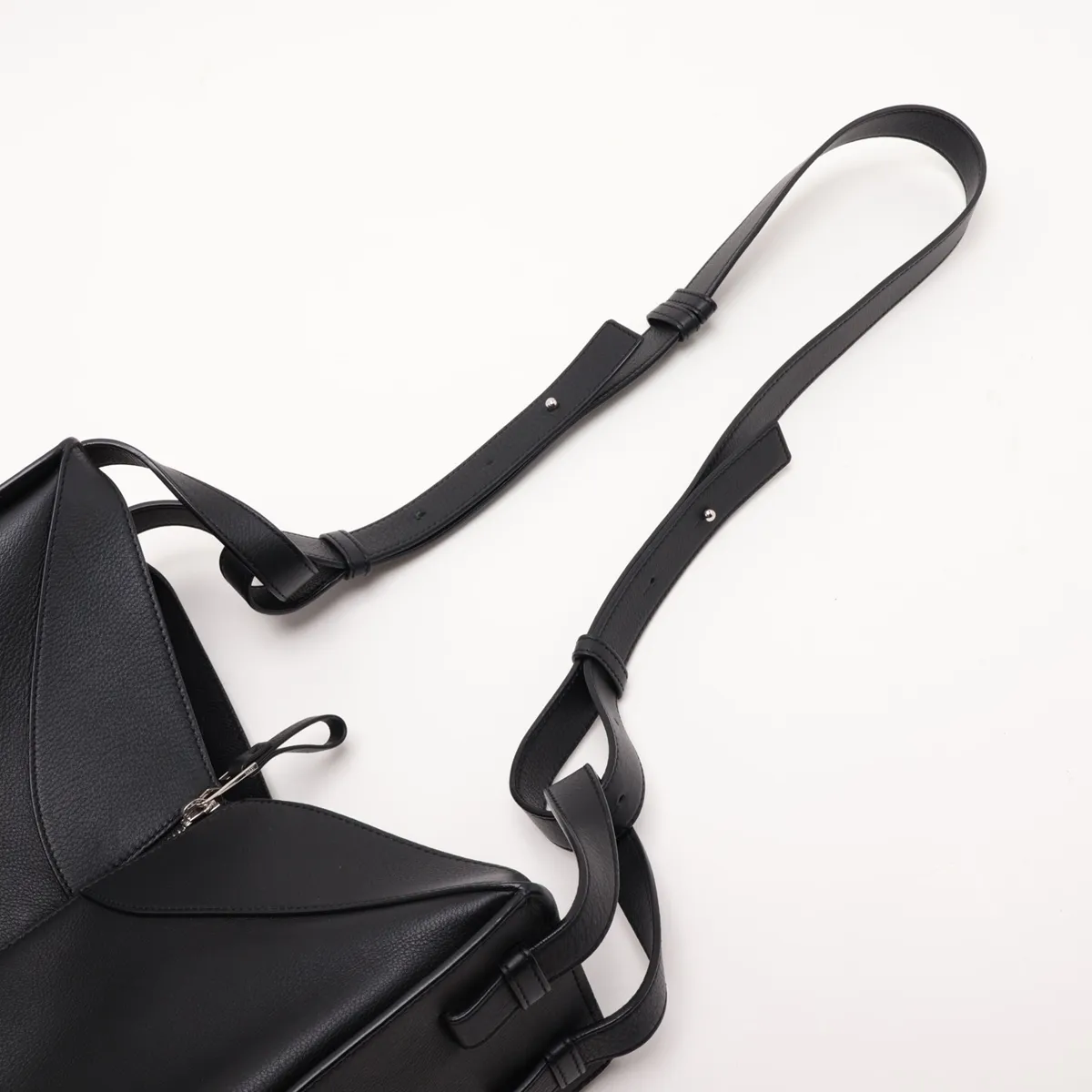 Hammock Medium Leather 2-Way Handbag, Black — view 7