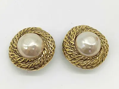 earrings with box, gold rope style with pearls.