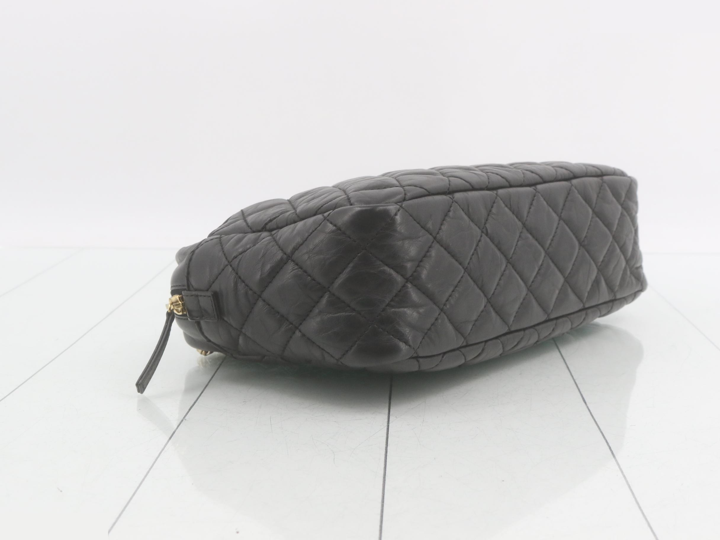 2.55 Shoulder bag, black, gold hardware, with protective seal. — view 5