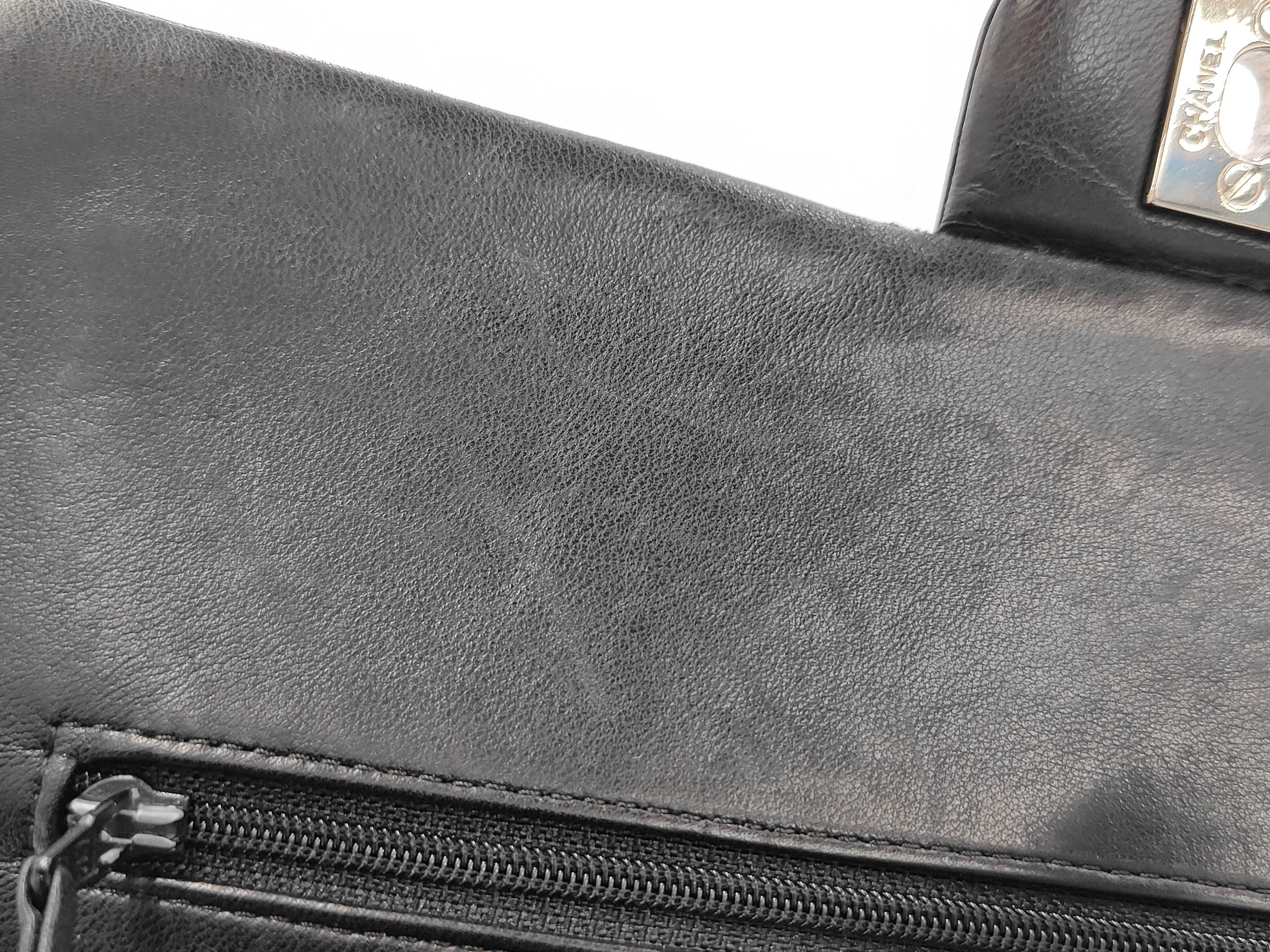 Double Flap Shoulder Bag, with seal, serial number in the 13 range. — view 12