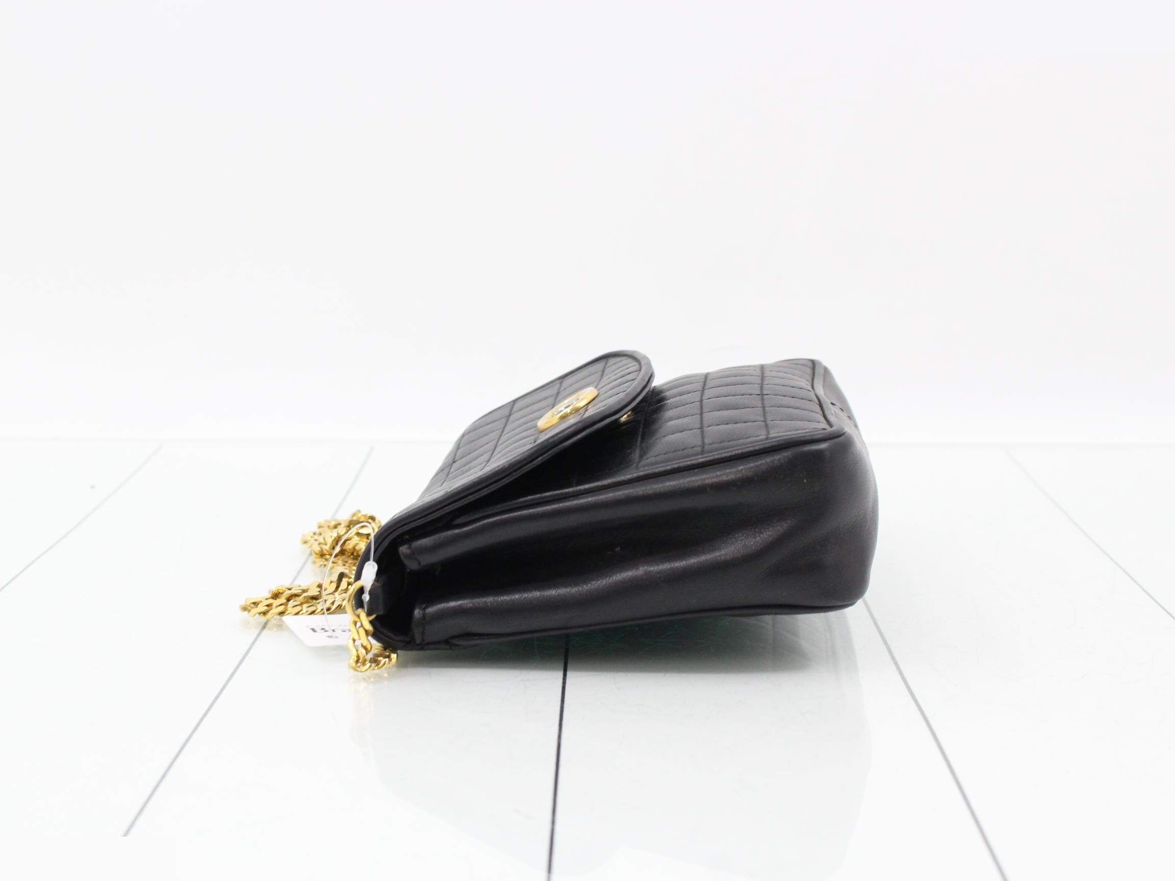 Other lines: Bags and Chain Shoulder Bags — view 4